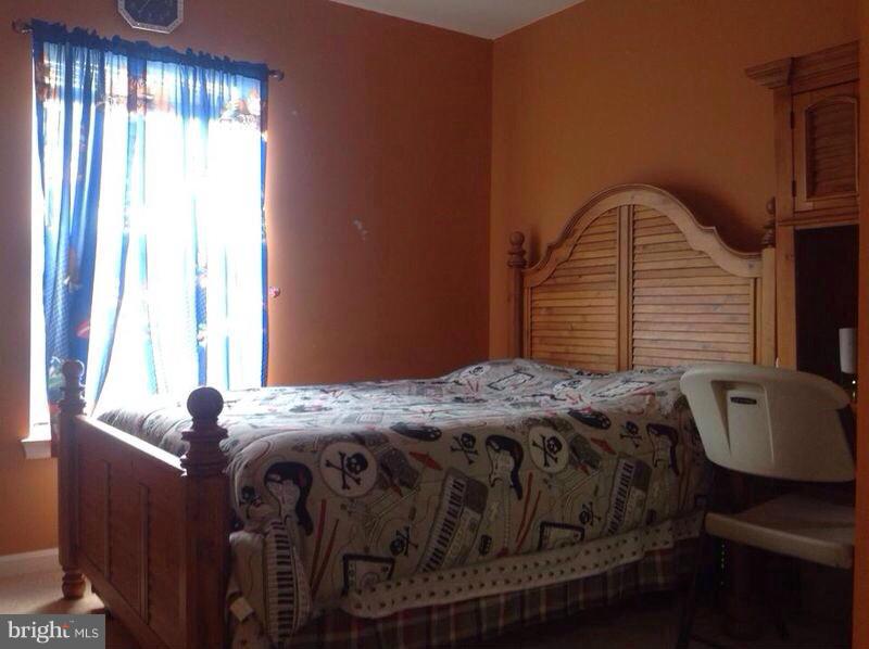 MIRROR RIDGE - Residential