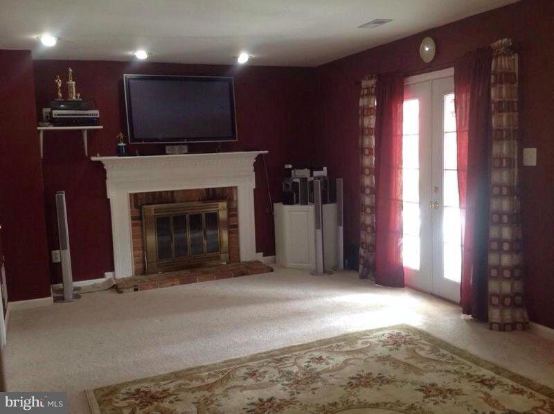 MIRROR RIDGE - Residential