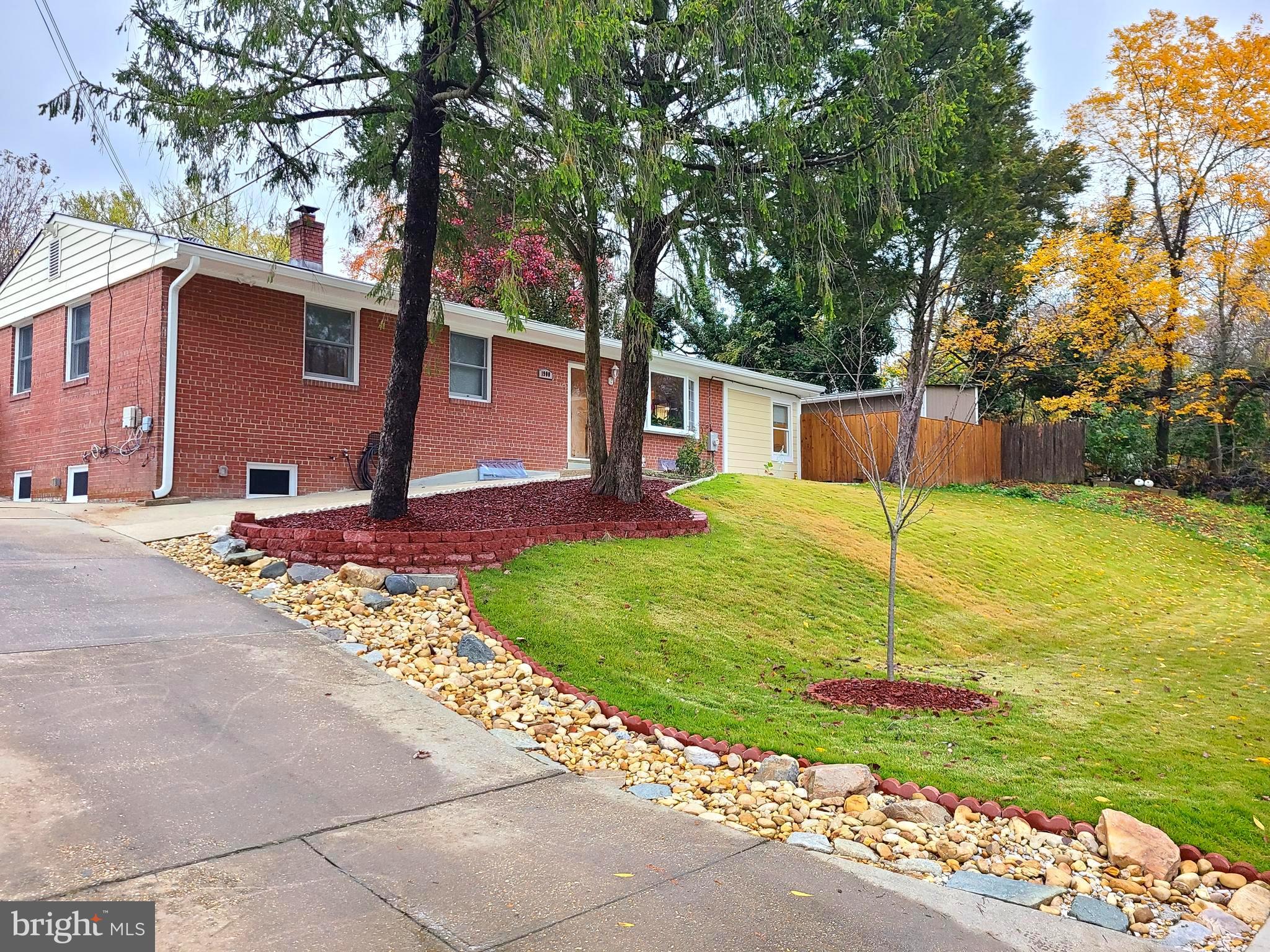 WEAVERS KNOLL - Residential