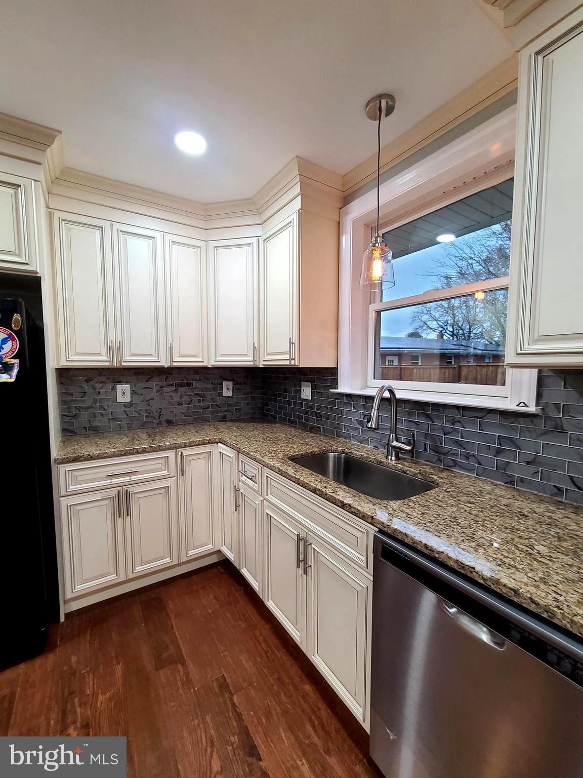 WEAVERS KNOLL - Residential