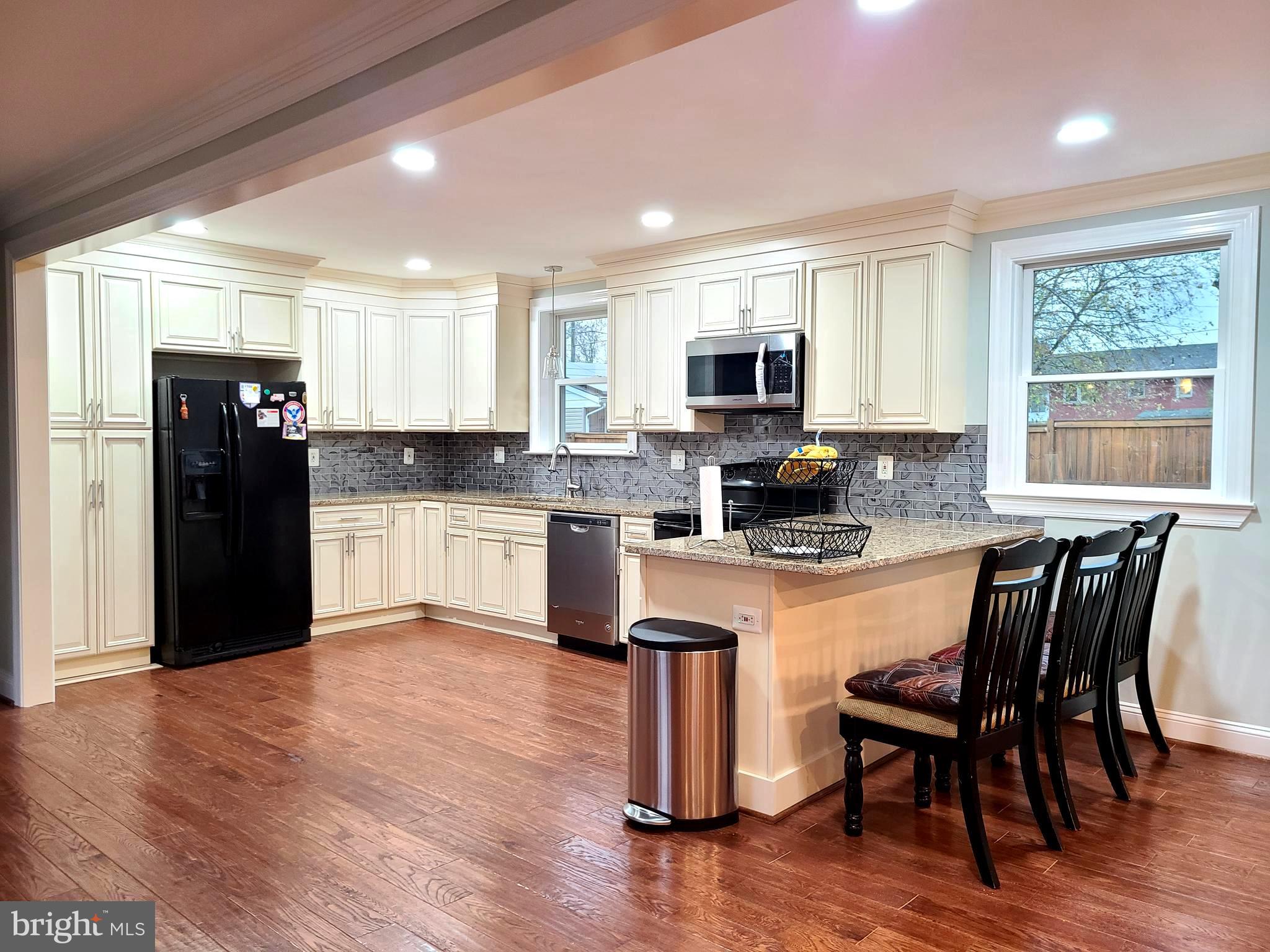 WEAVERS KNOLL - Residential