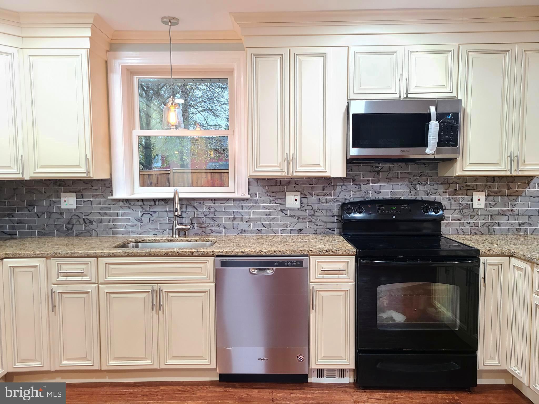 WEAVERS KNOLL - Residential