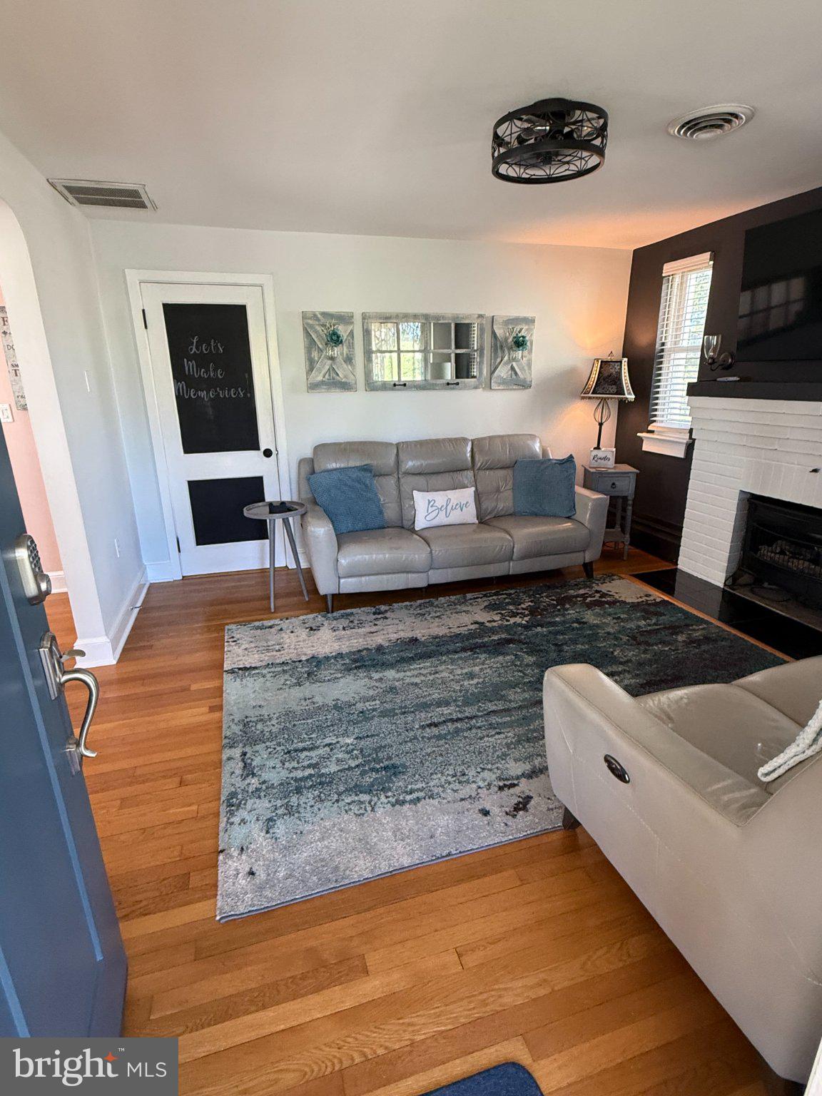 400 W GREEN STREET