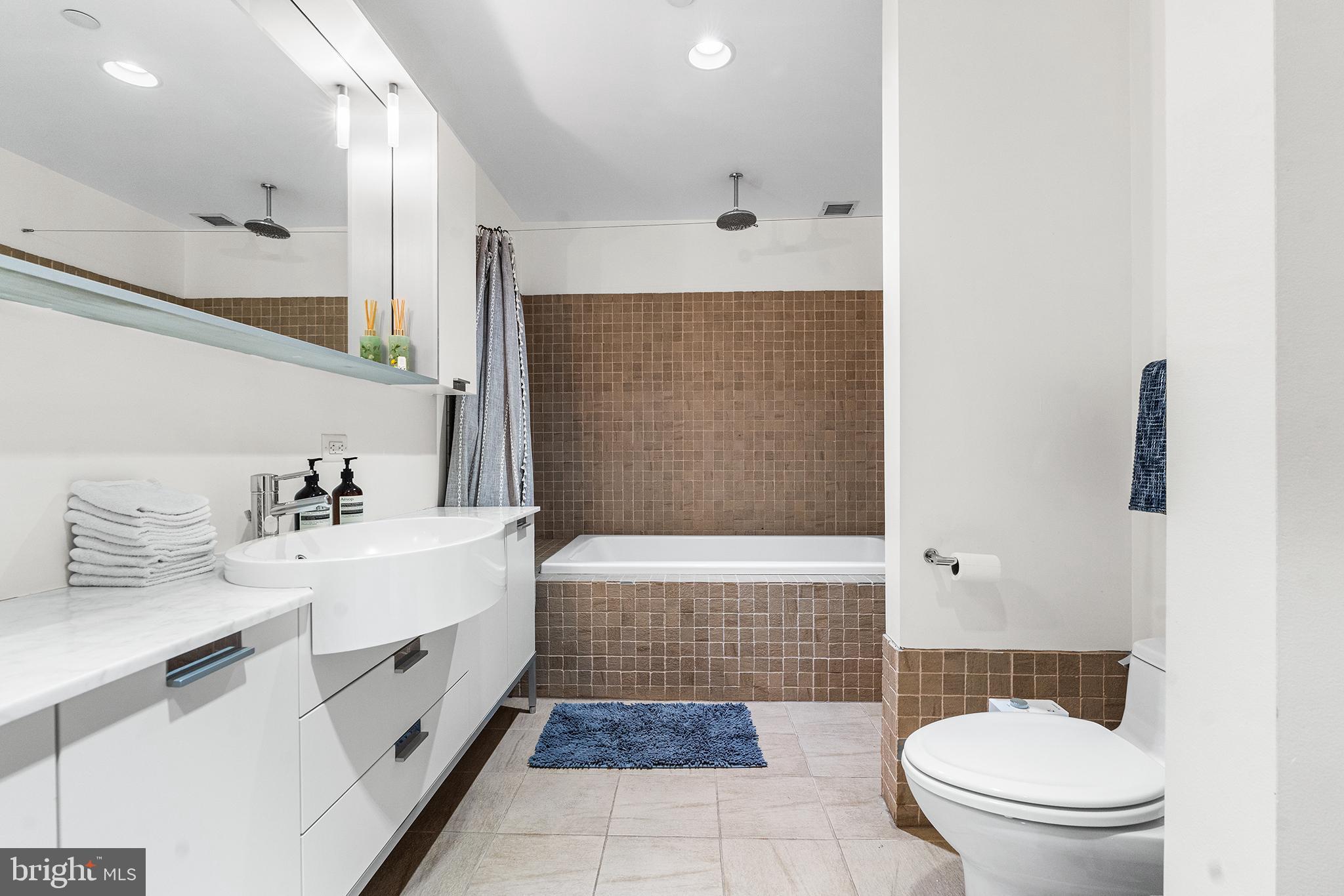 CENTER CITY - Residential