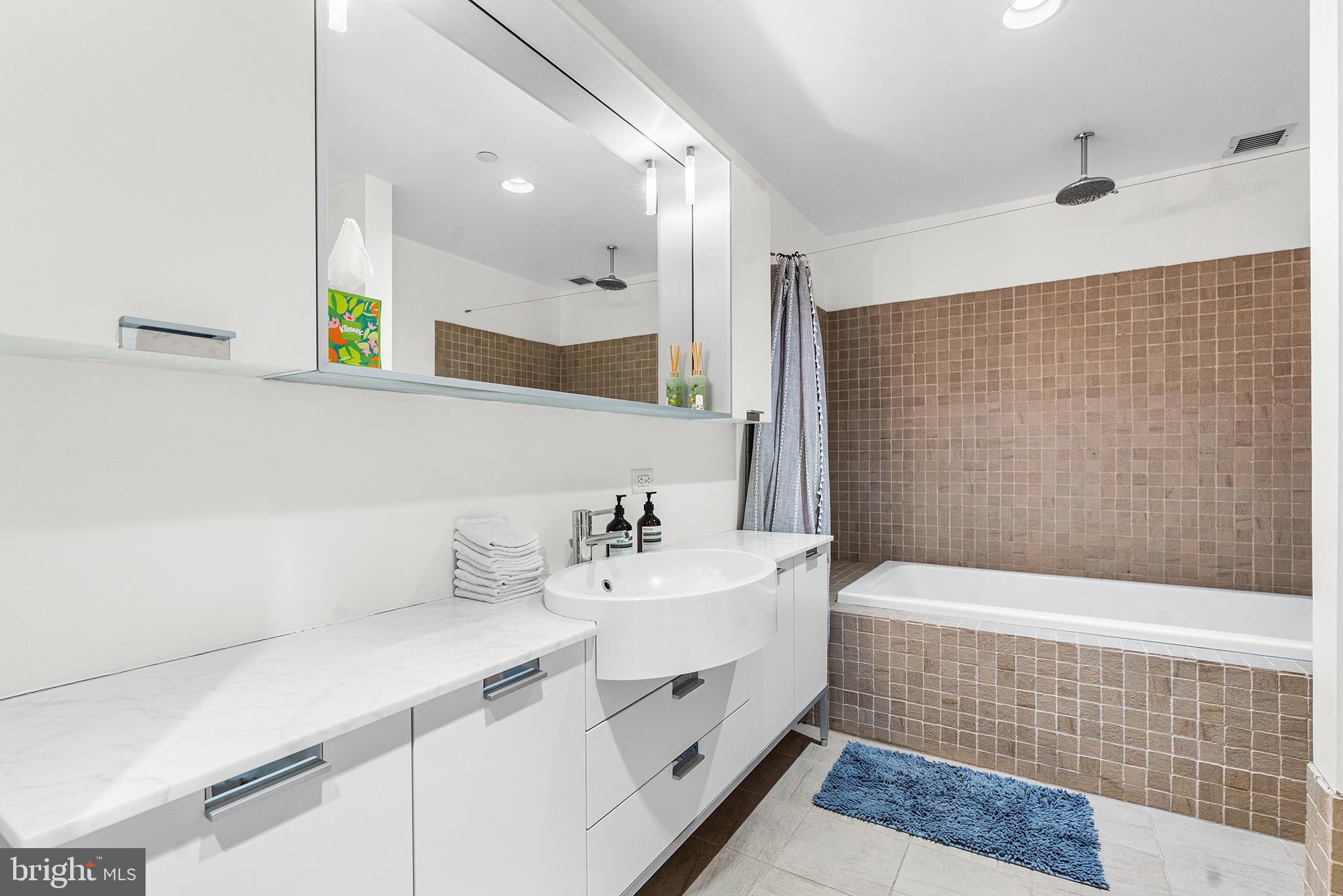 CENTER CITY - Residential