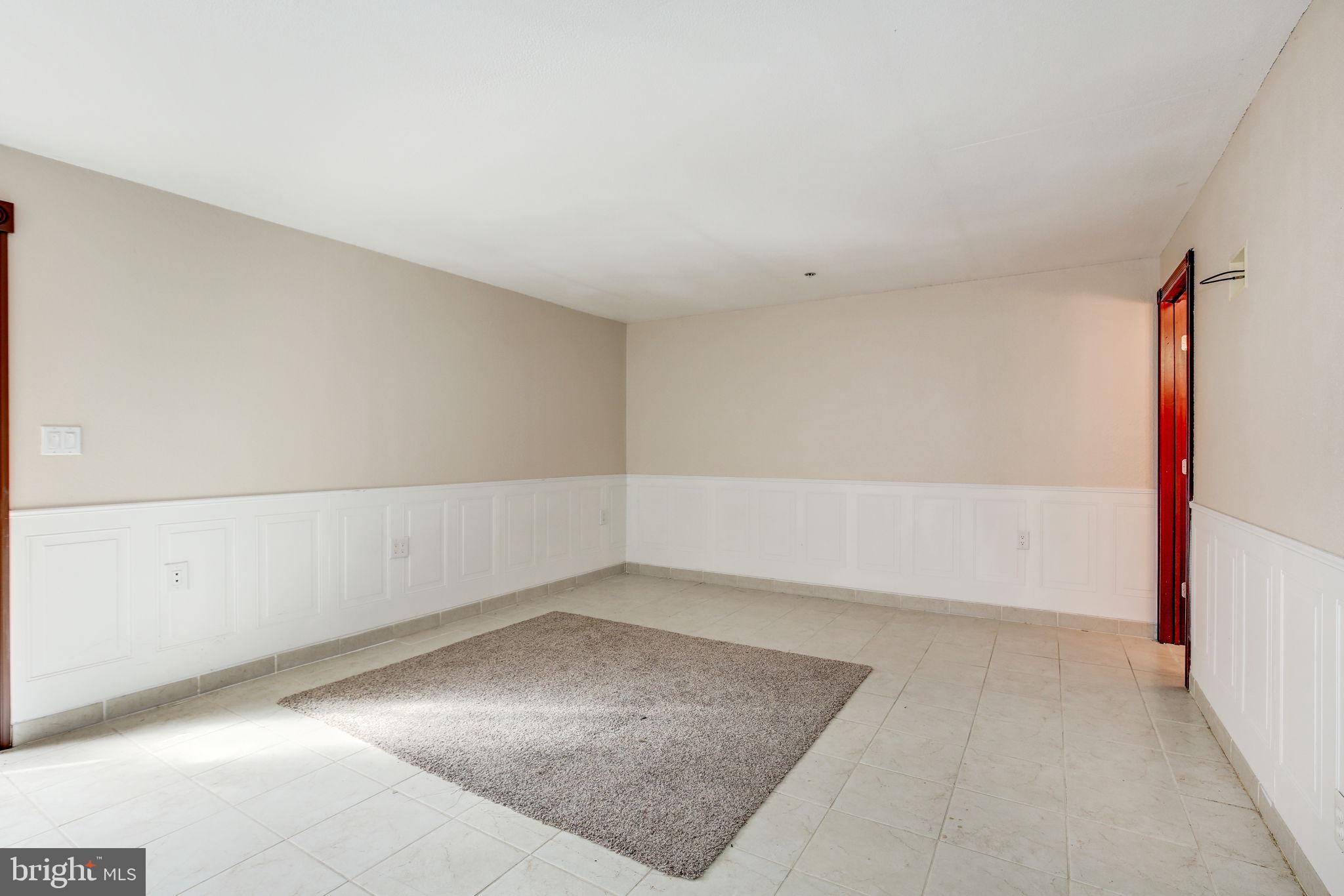 KENSINGTON VILLAS - Residential Lease