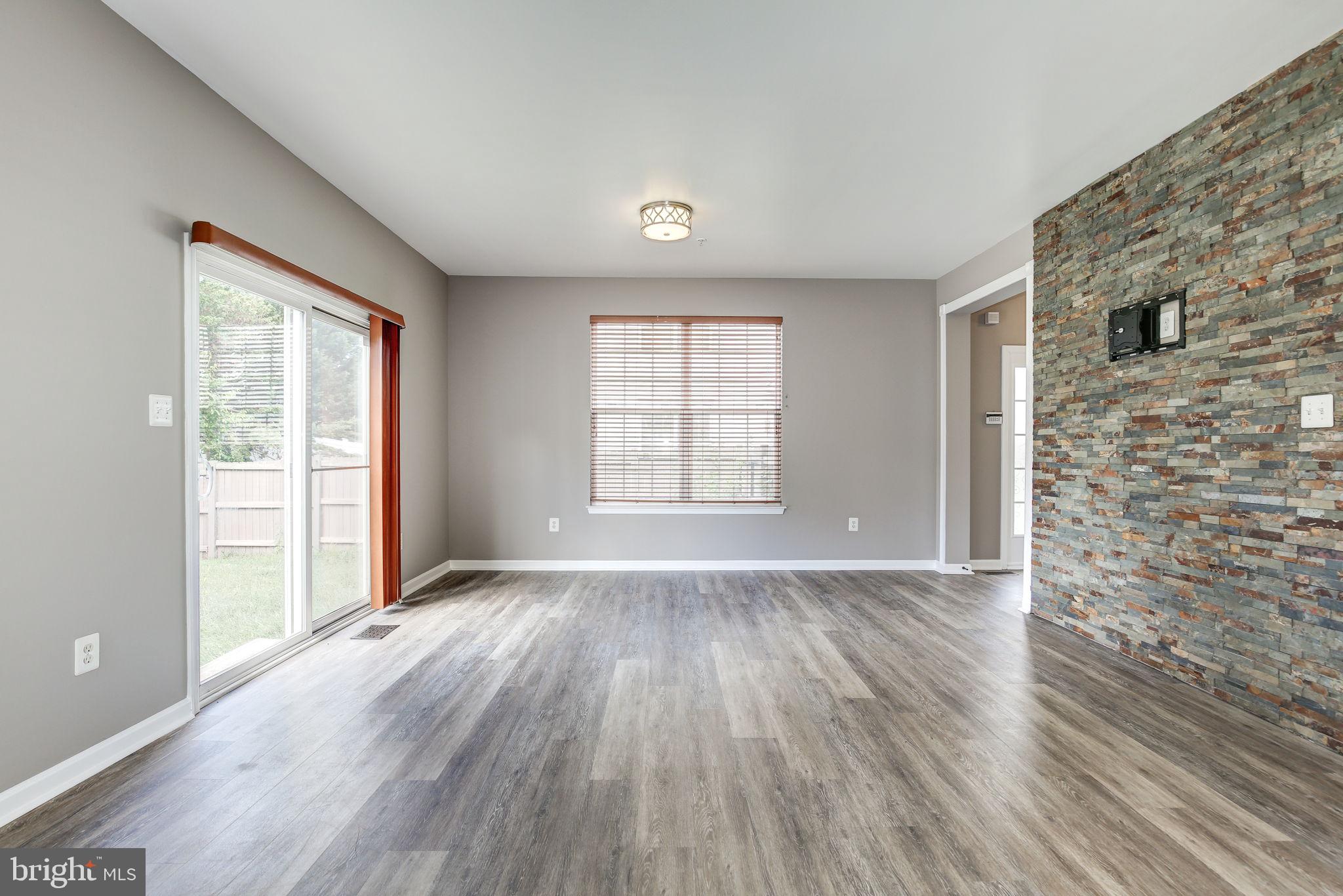 KENSINGTON VILLAS - Residential Lease