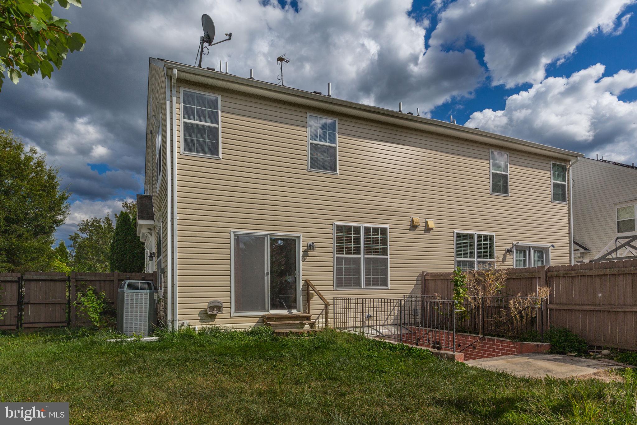 KENSINGTON VILLAS - Residential Lease