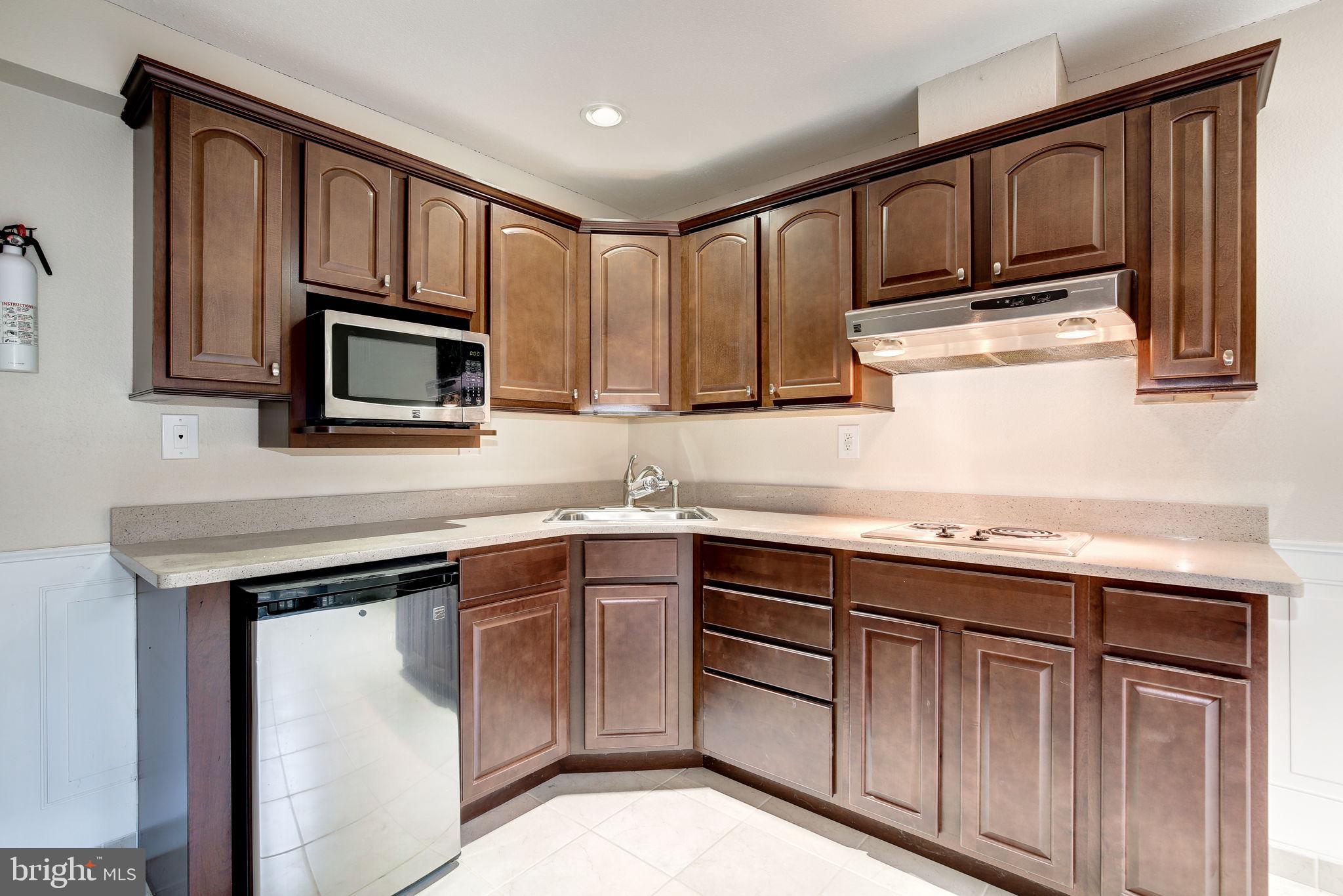 KENSINGTON VILLAS - Residential Lease