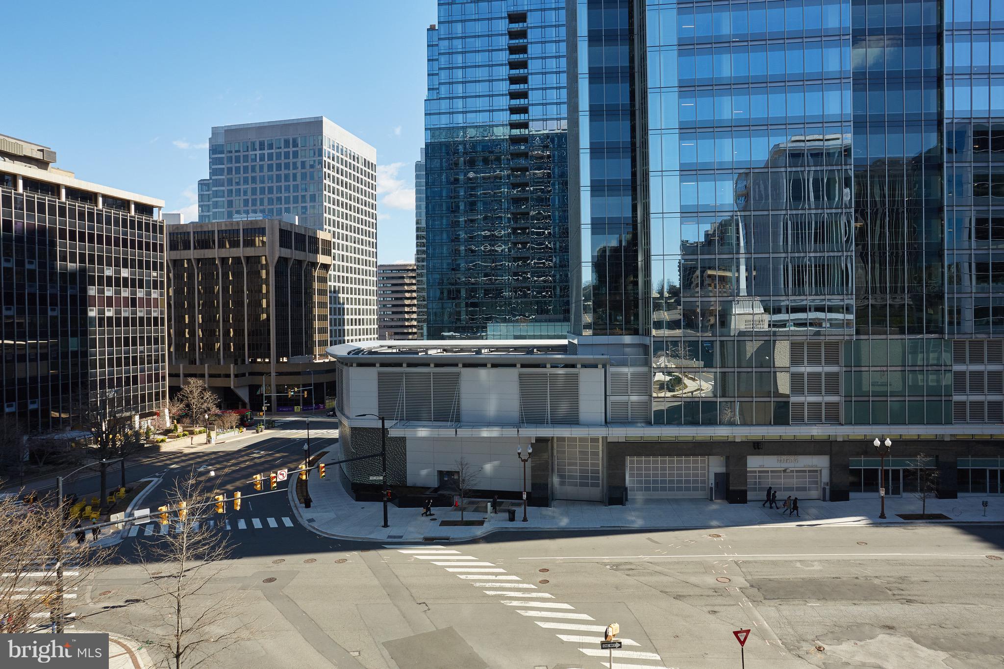 TURNBERRY TOWER - Residential Lease