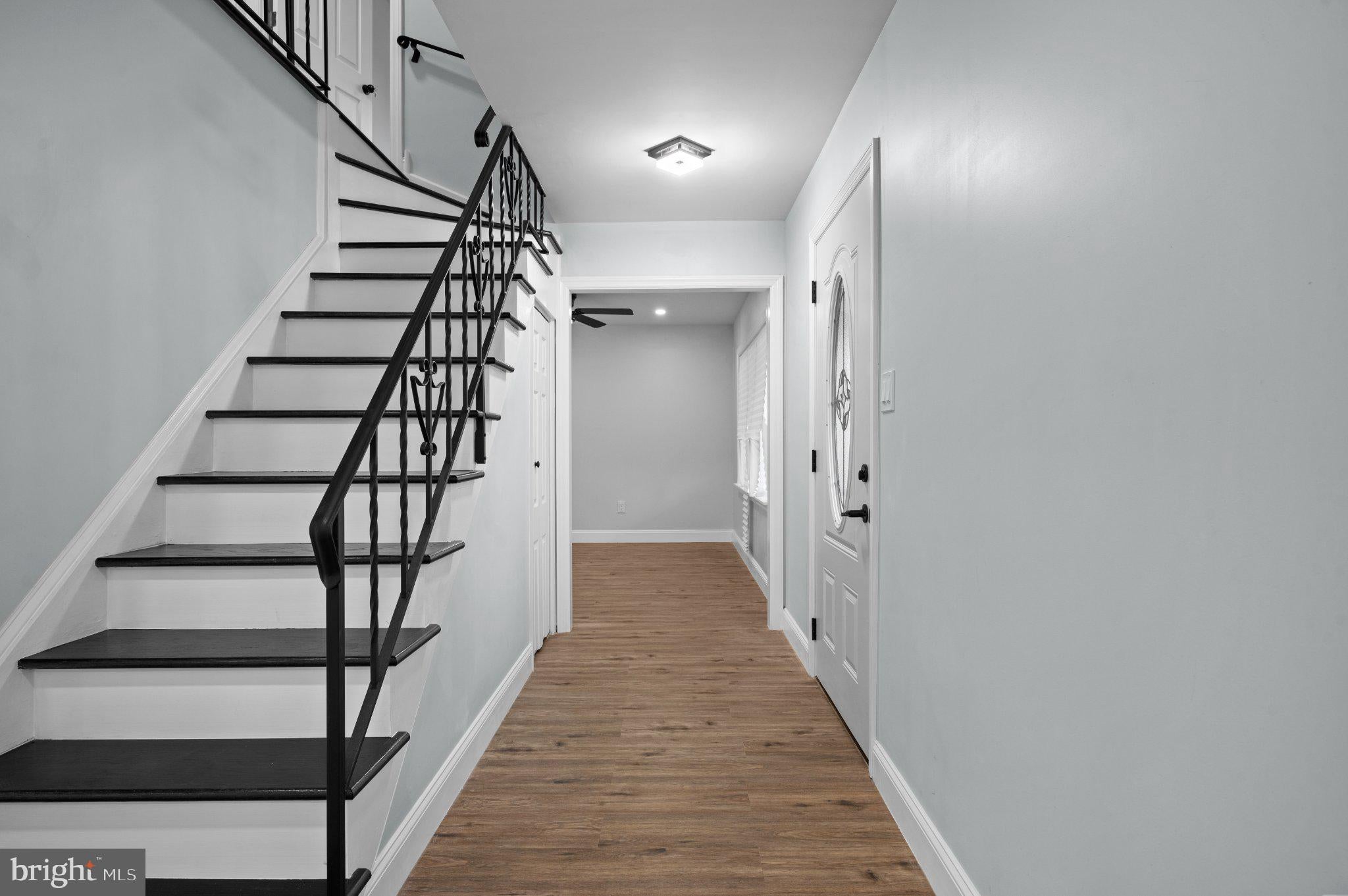 16 BARRINGTON LANE