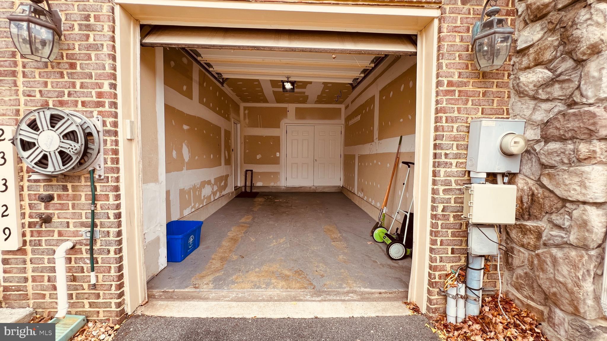 HIGHLANDS AT CLARKSBURG - Residential Lease