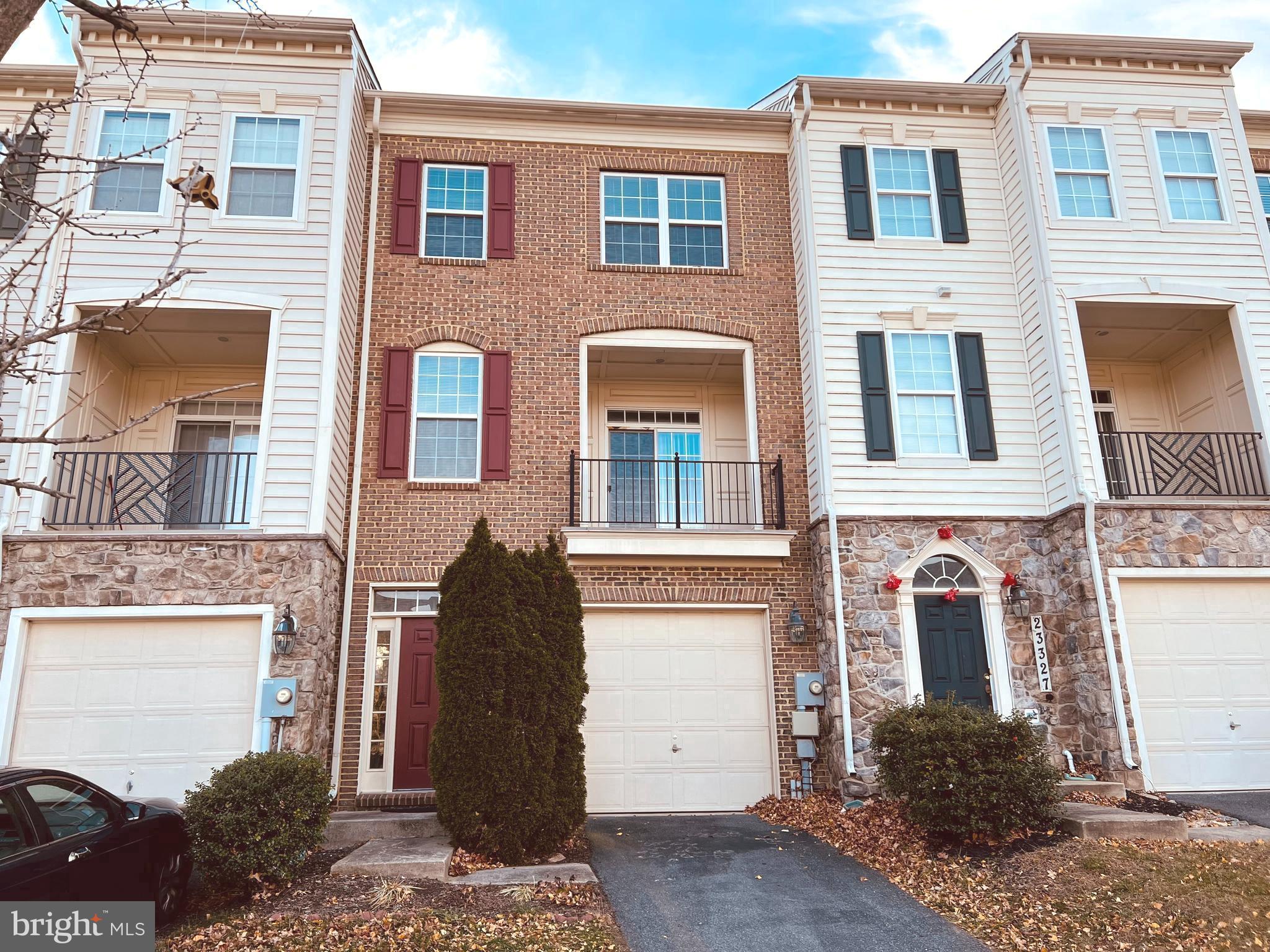 Well maintained town house with 1-car garage, 3 BR, 2/2 Bath. Open floor plan. Entrance to first ground level with recreation room and half bath and garage. Convenient to shopping center and high way. New wood floor will be added on recreation room. Carpet steam and shampoo cleaned. New paint front door and balcony.