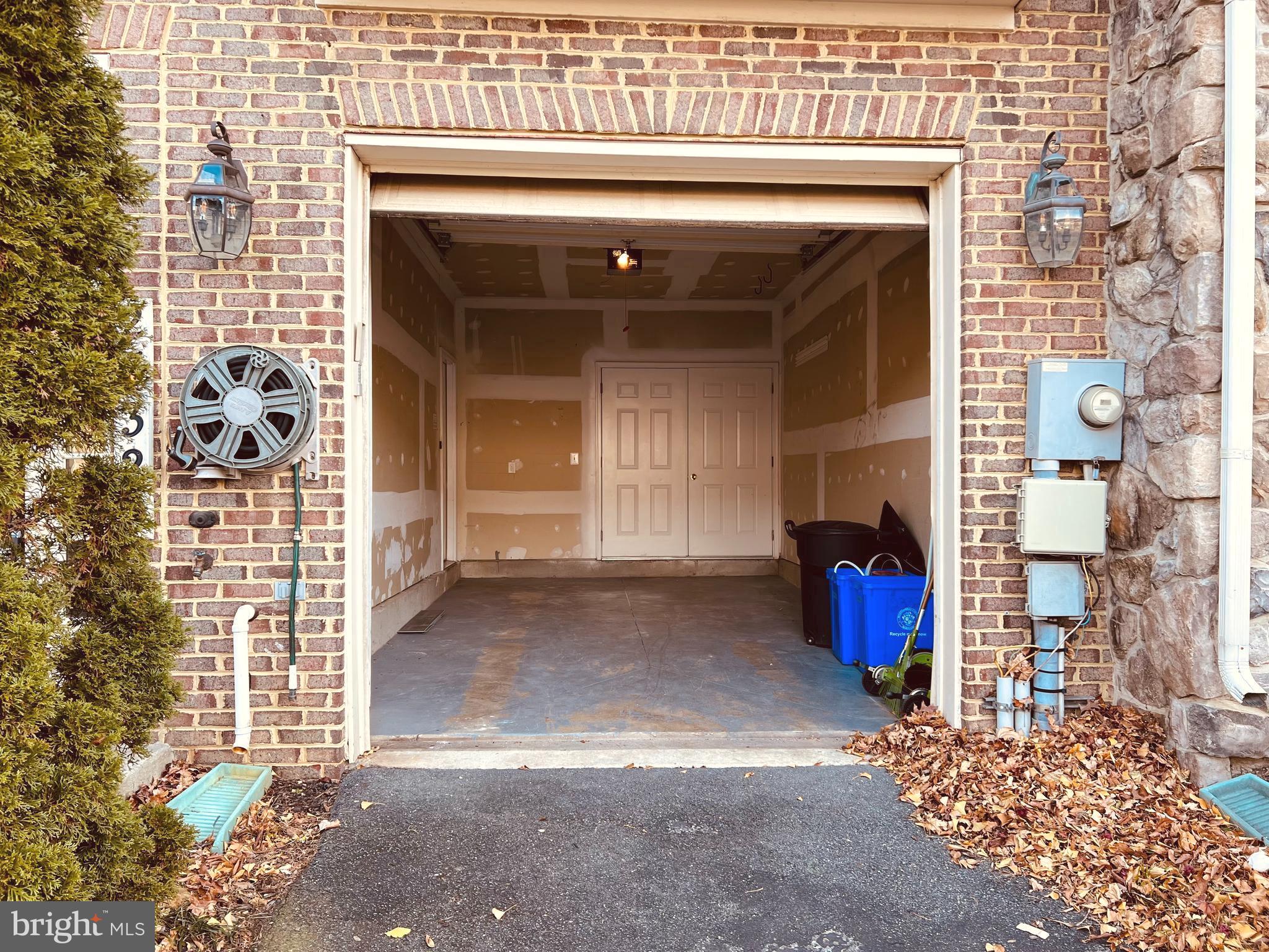 HIGHLANDS AT CLARKSBURG - Residential Lease