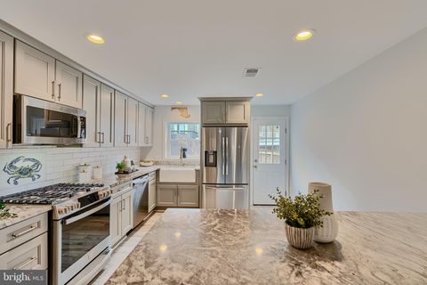 Townhouse For Sale - 4 S East Avenue<br/> BALTIMORE, MD 21224