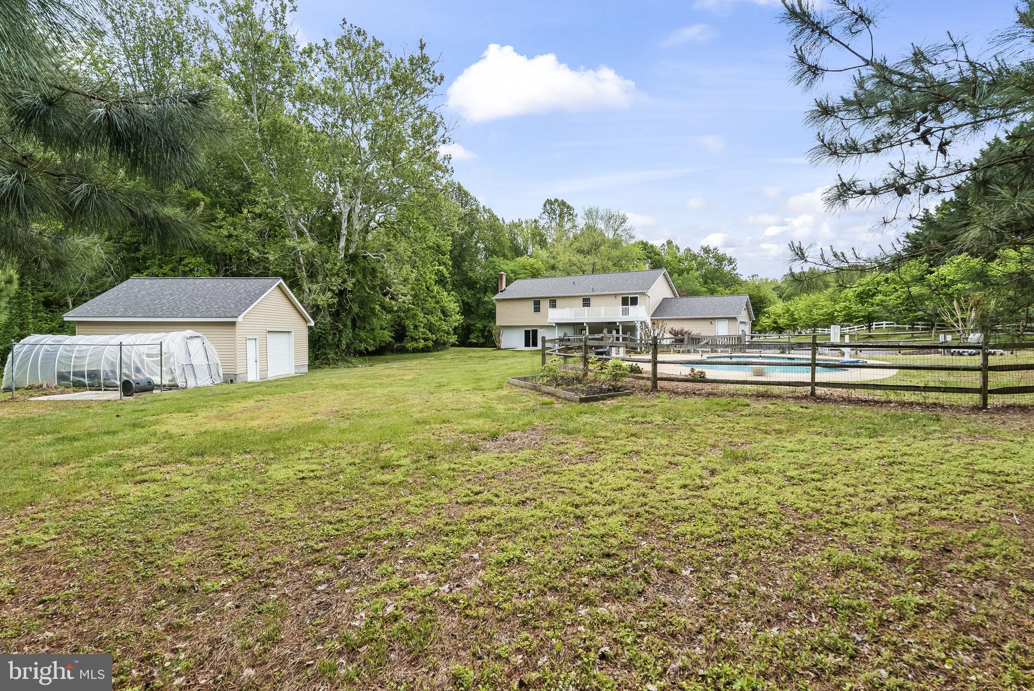 MEADOW OAKS - Residential