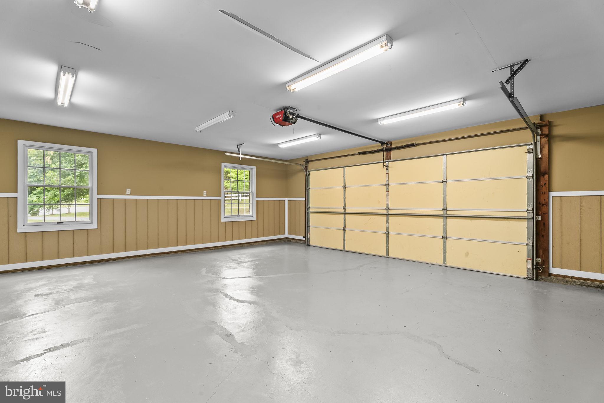 MEADOW OAKS - Residential