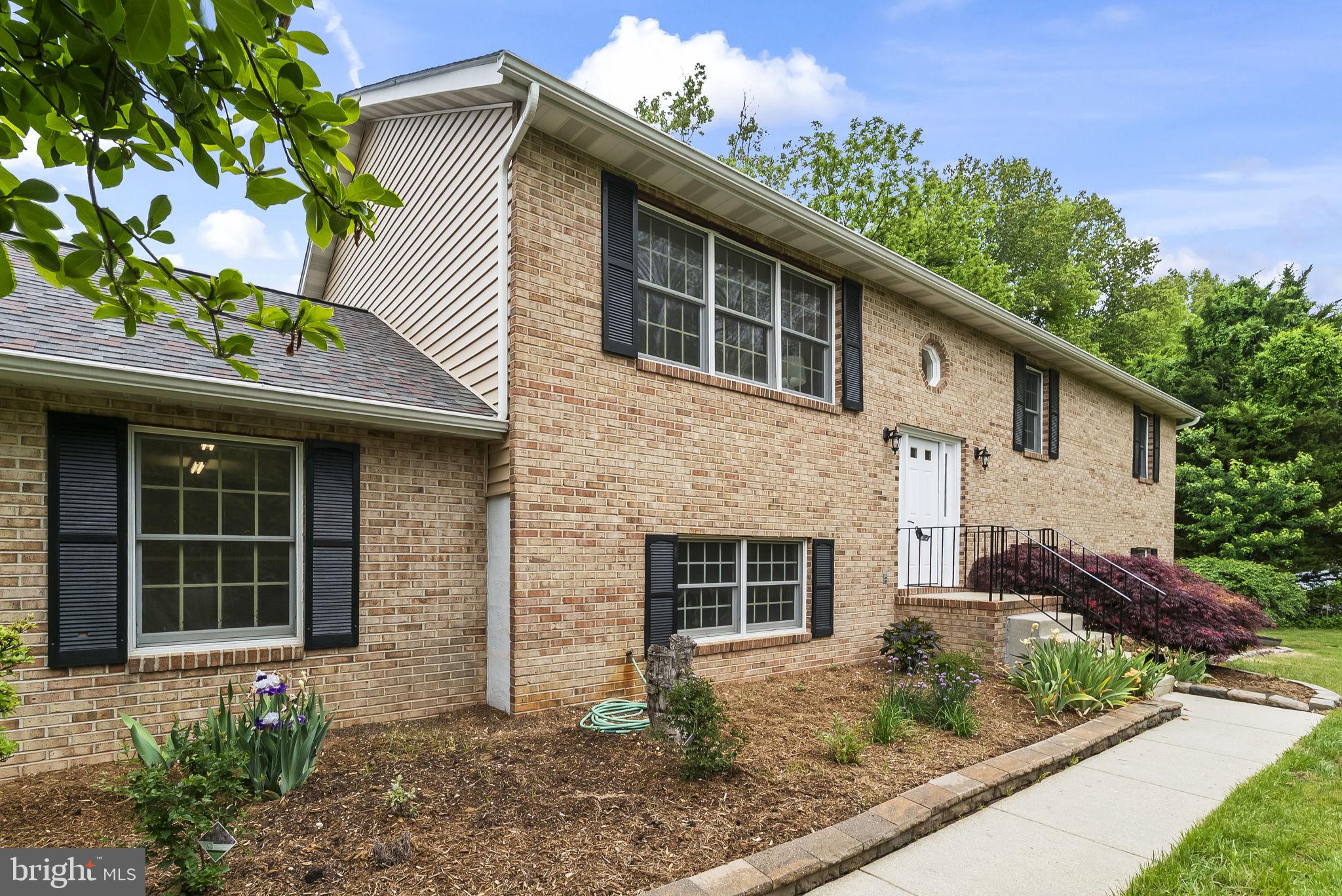 MEADOW OAKS - Residential