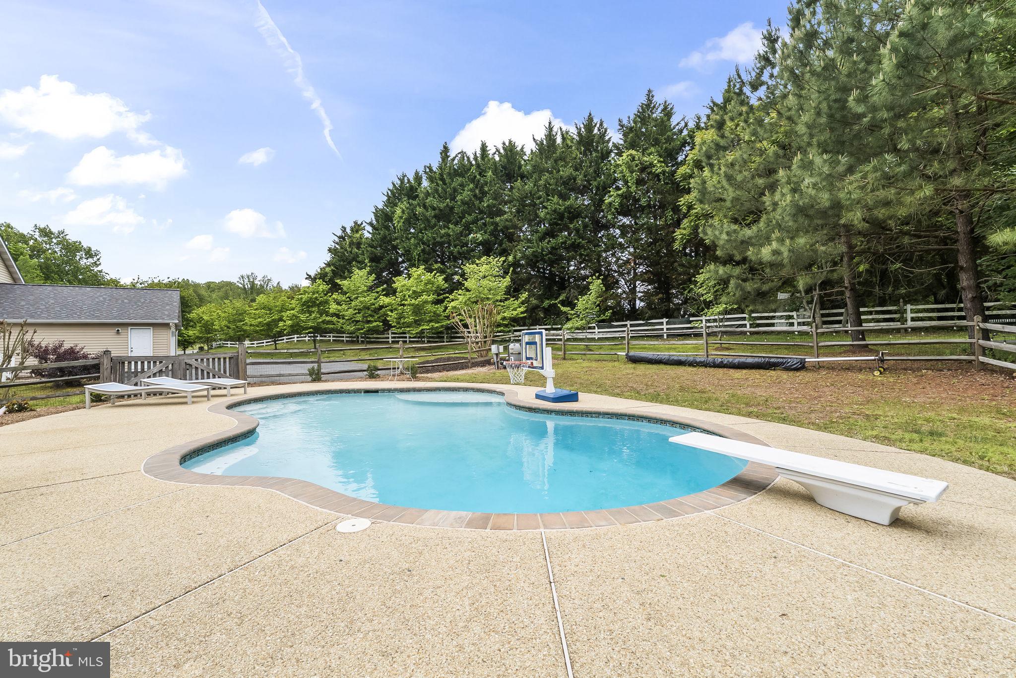 MEADOW OAKS - Residential