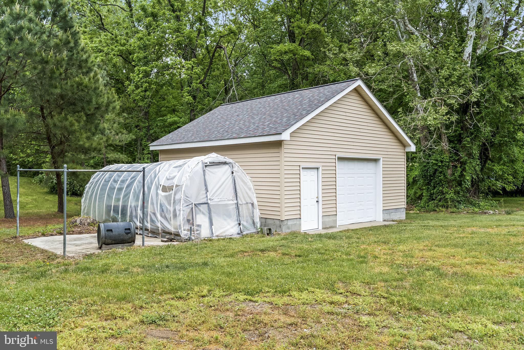 MEADOW OAKS - Residential