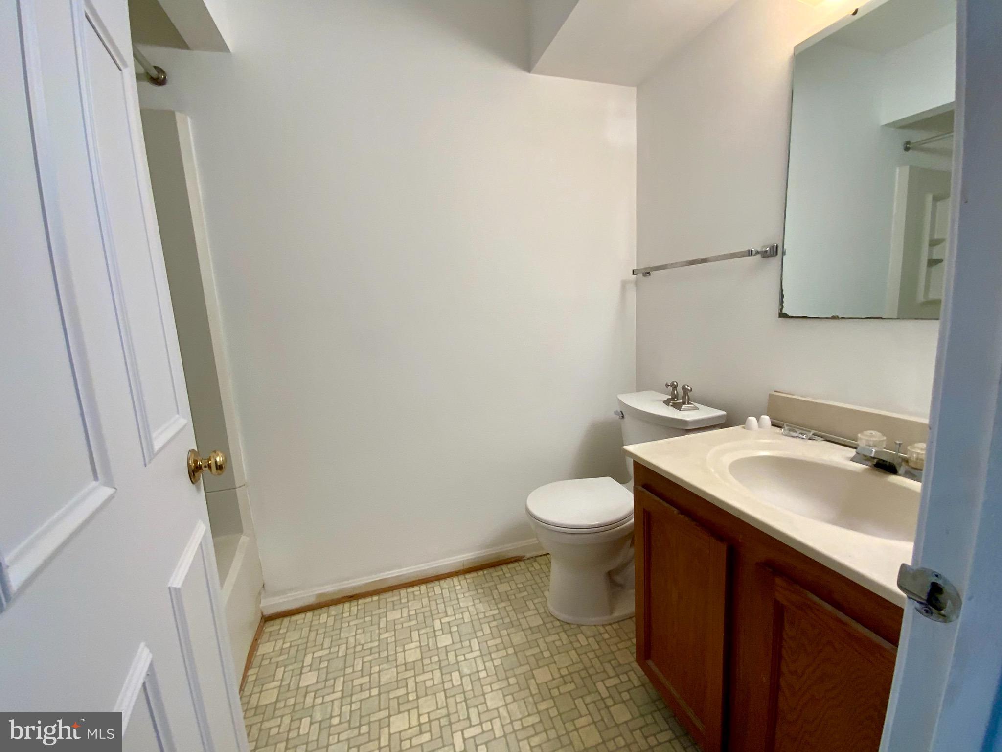 SARATOGA TOWNHOUSES - Residential