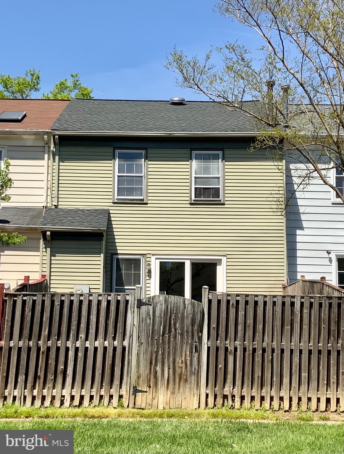 SARATOGA TOWNHOUSES - Residential