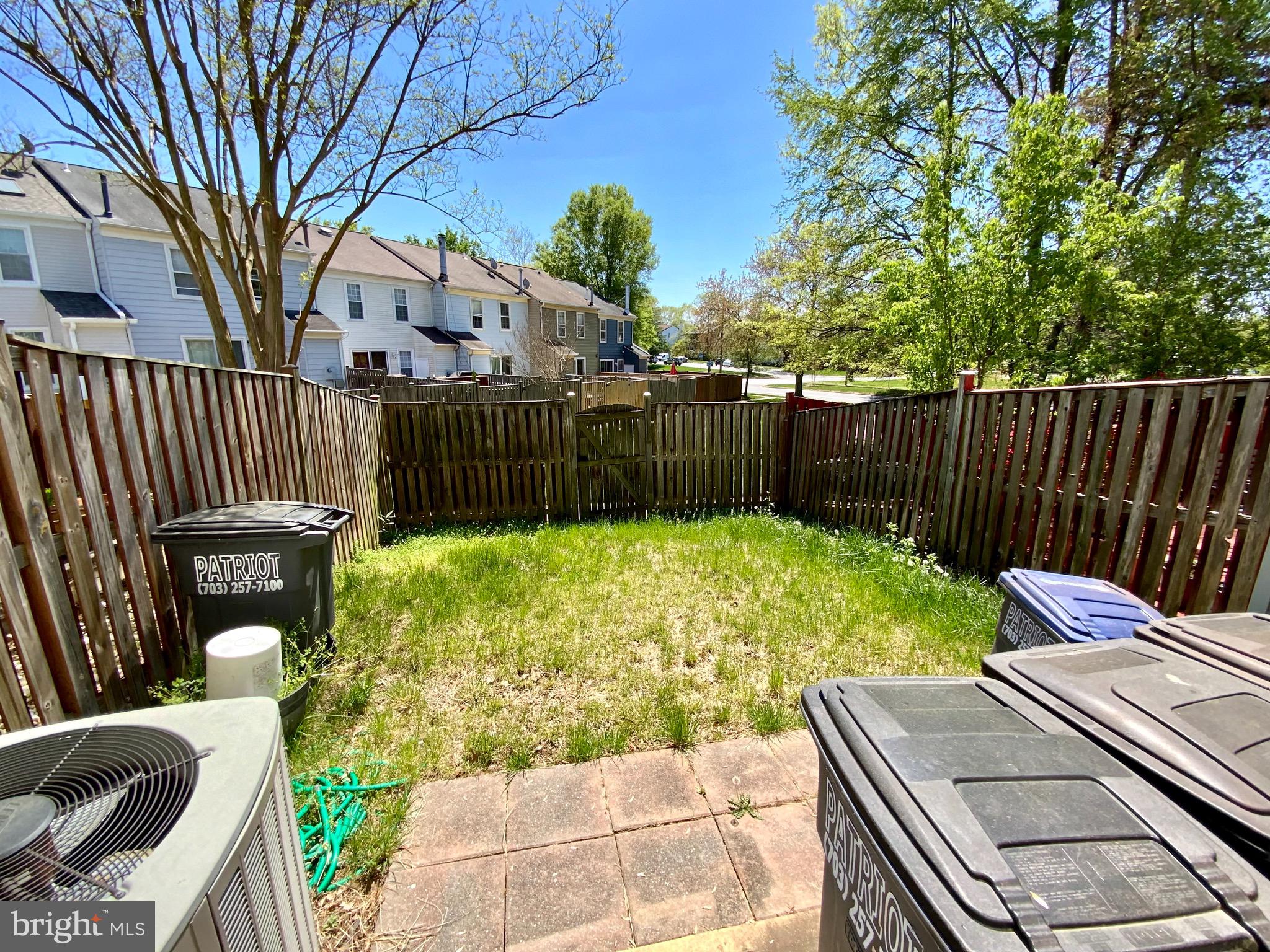 SARATOGA TOWNHOUSES - Residential