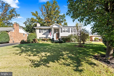 7052 Wardell St, Annandale, VA MLS: VAFX2276244