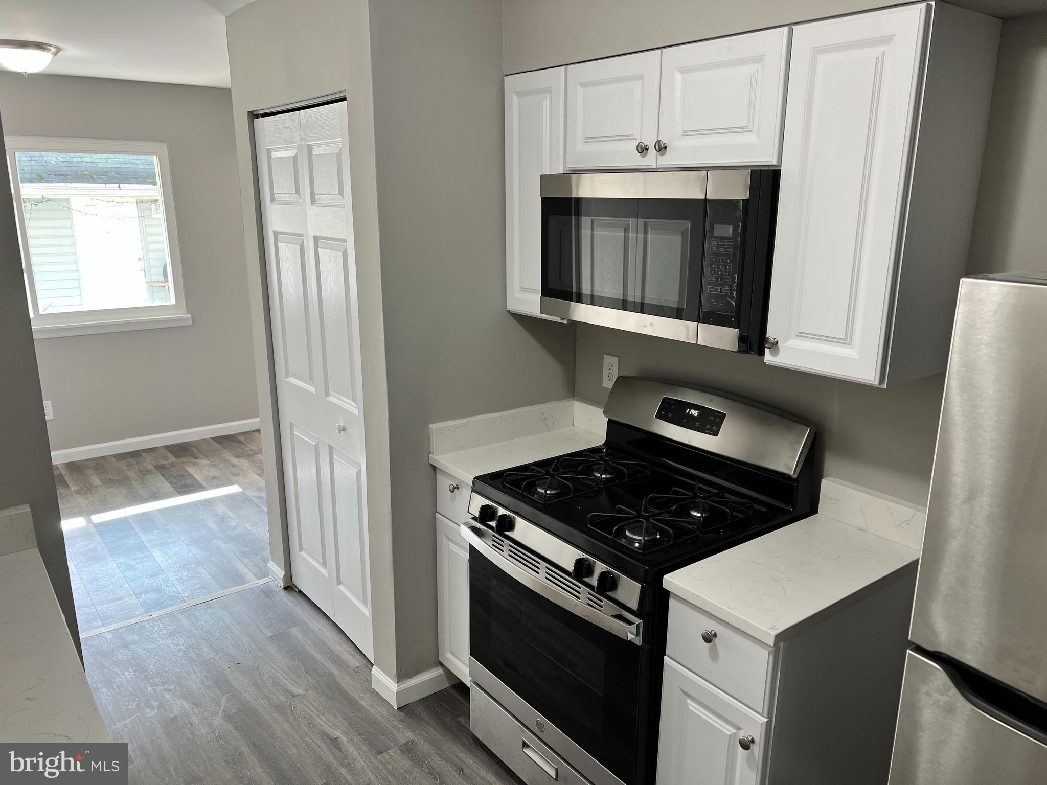 EDGEWATER VILLAGE - Residential