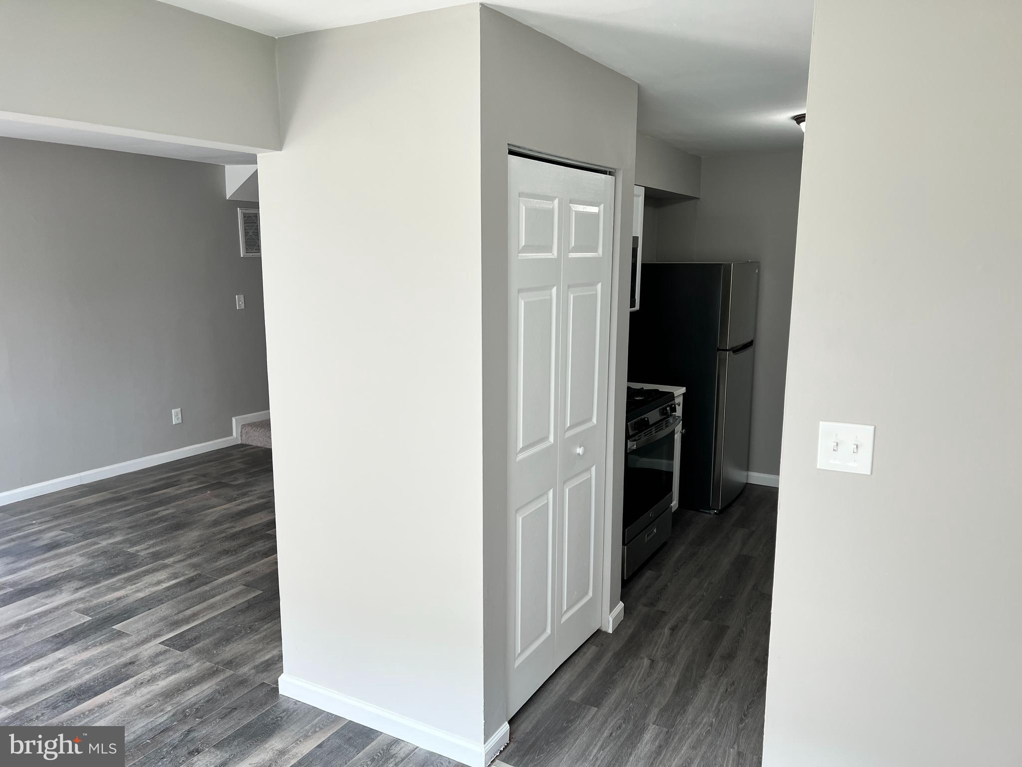 EDGEWATER VILLAGE - Residential