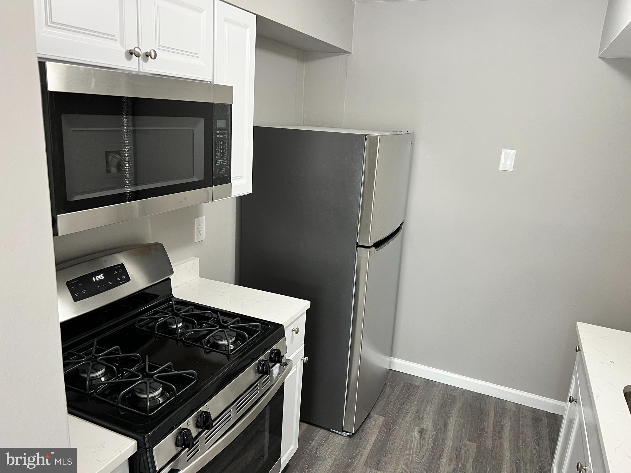 EDGEWATER VILLAGE - Residential