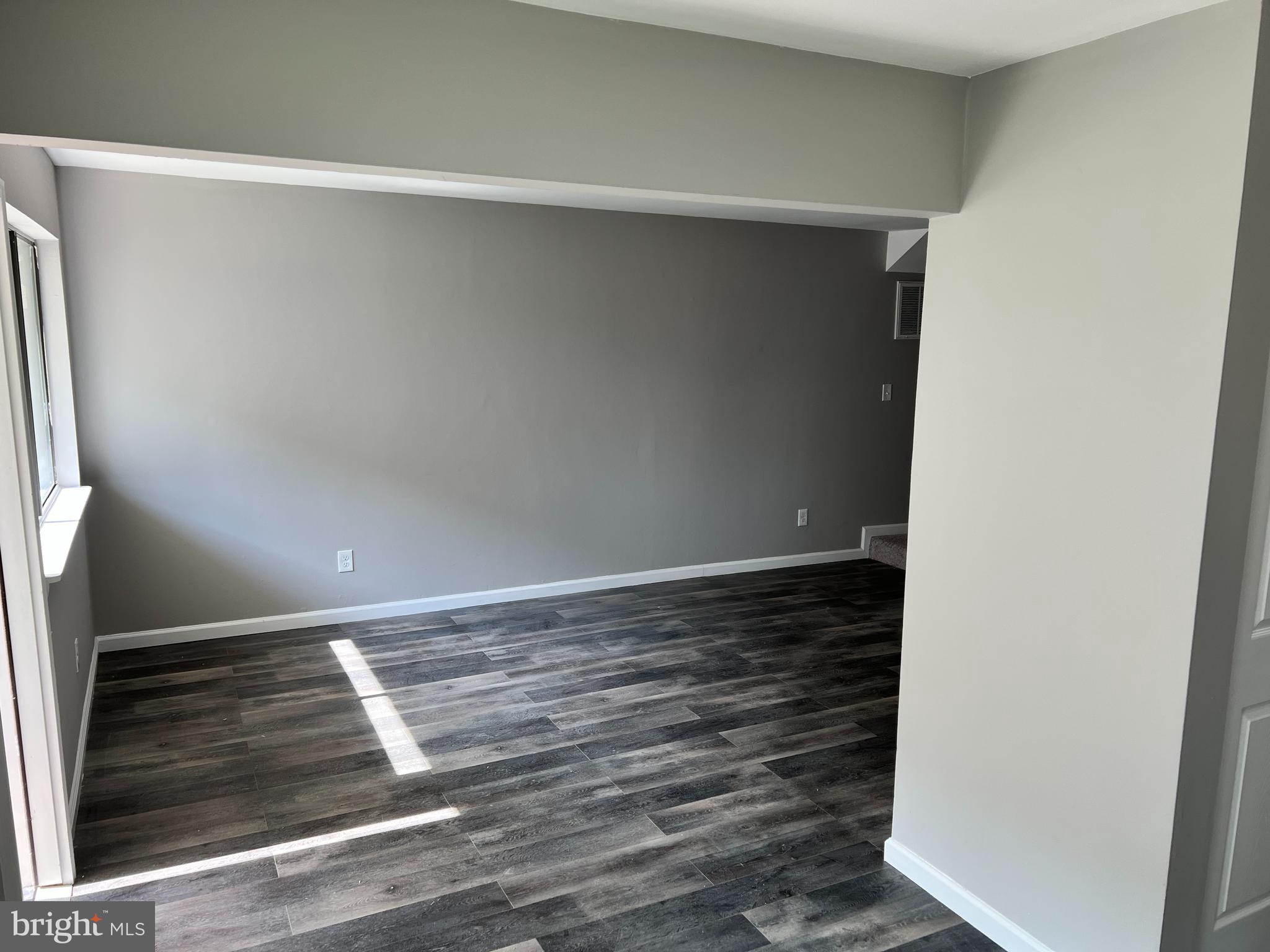 EDGEWATER VILLAGE - Residential