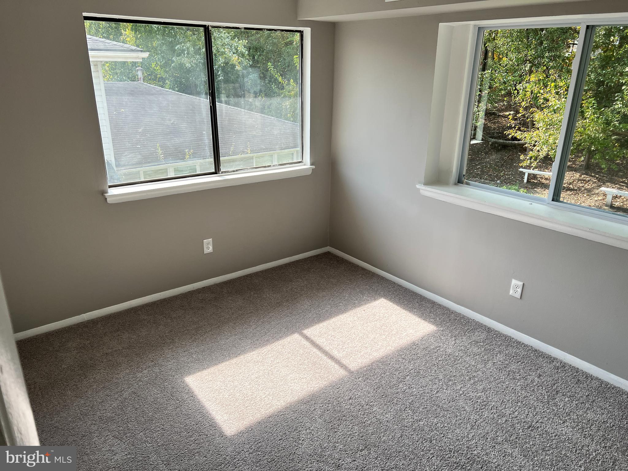 EDGEWATER VILLAGE - Residential