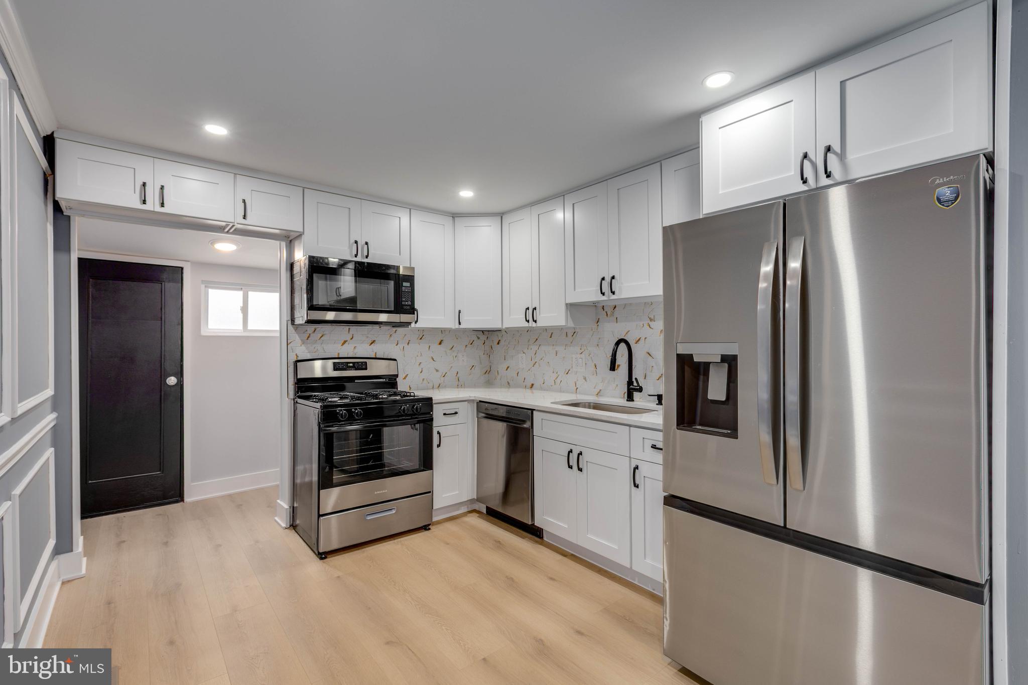 PORT RICHMOND - Residential