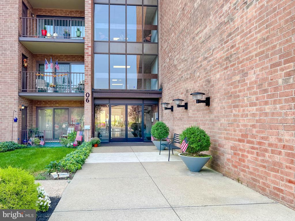 6204 DELAIRE LANDING ROAD 00 204