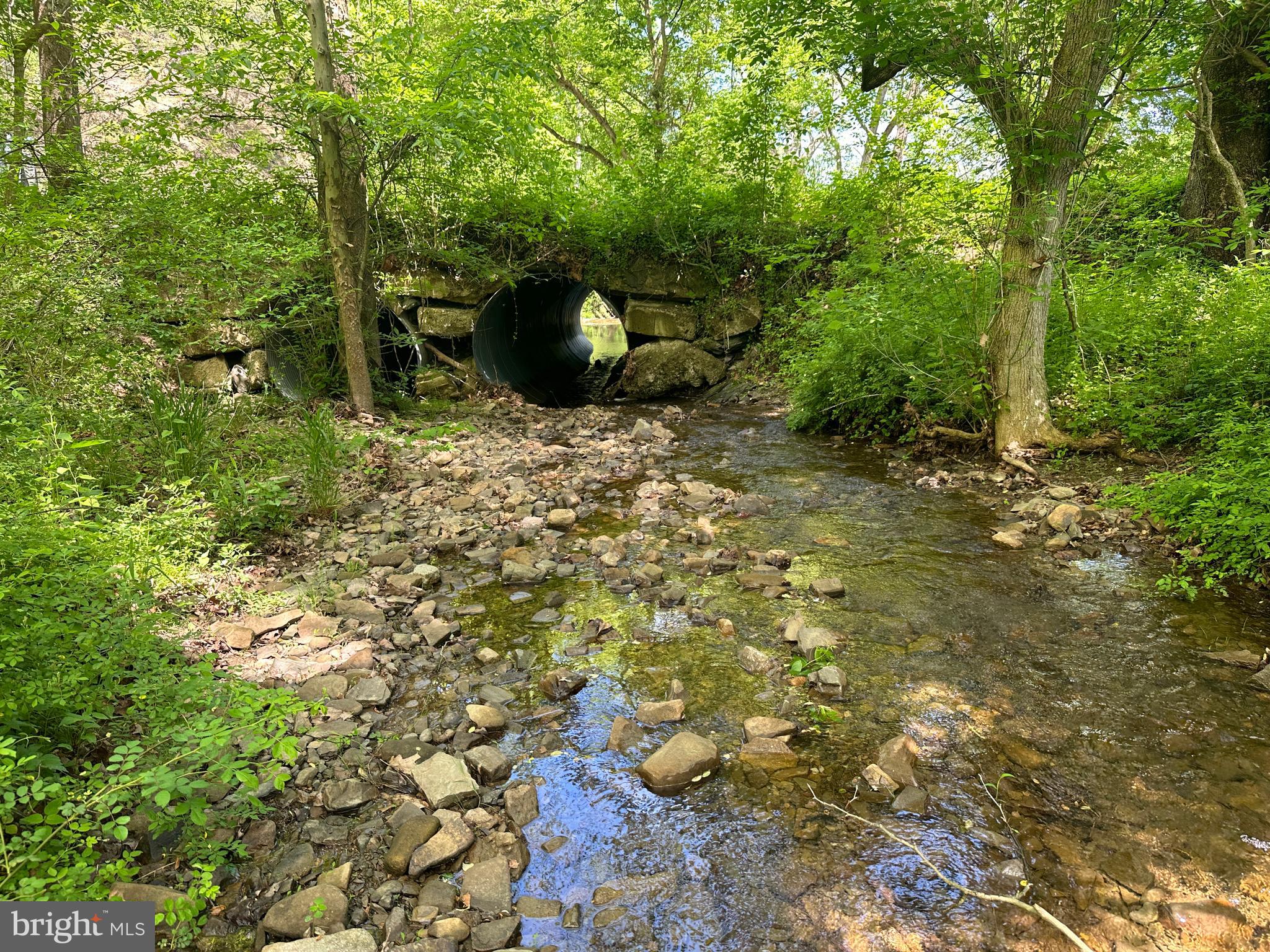 LONG ACRE ESTATES - Land