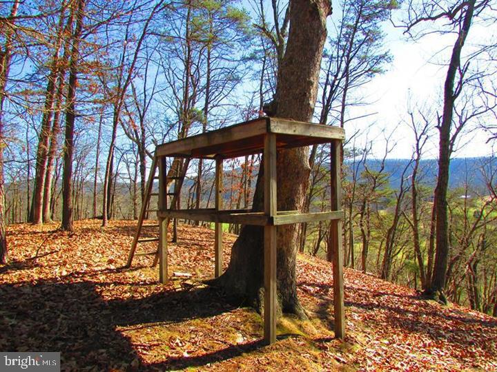 LONG ACRE ESTATES - Land