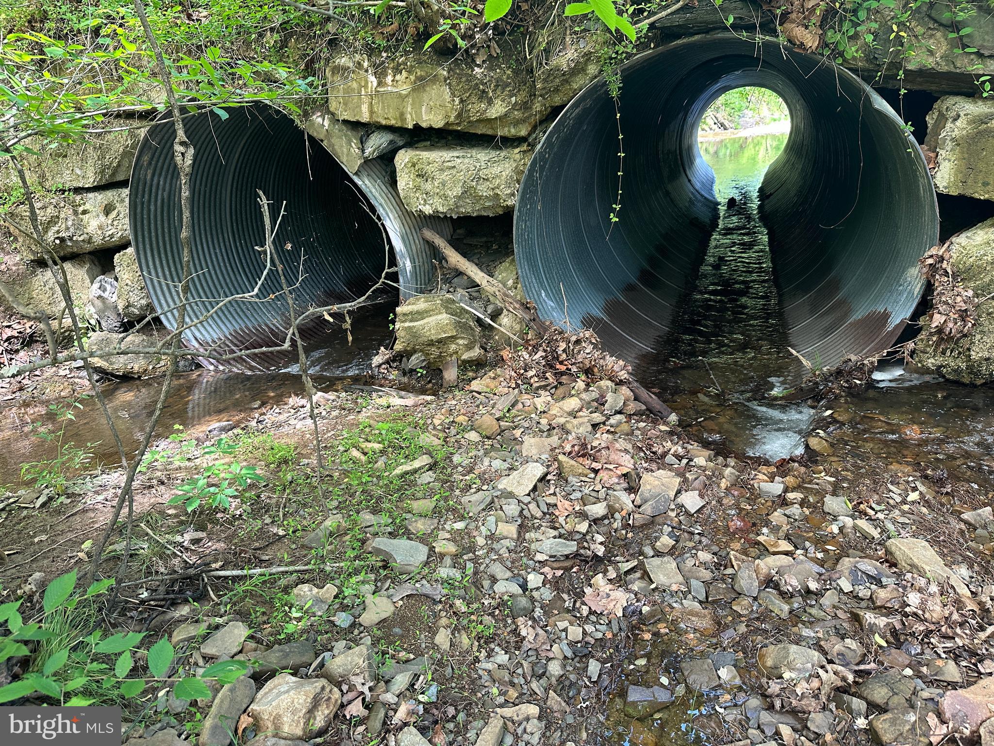 LONG ACRE ESTATES - Land