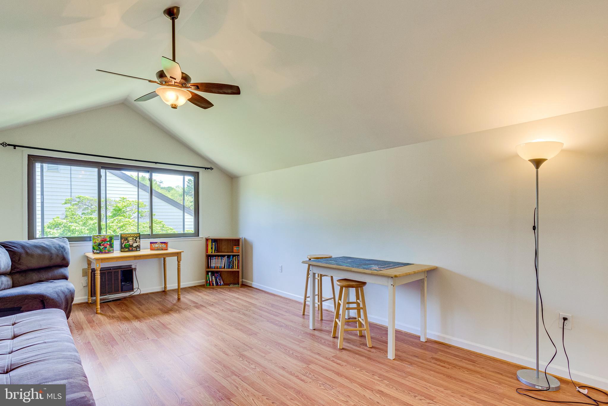 STONEYBROOKE - Residential