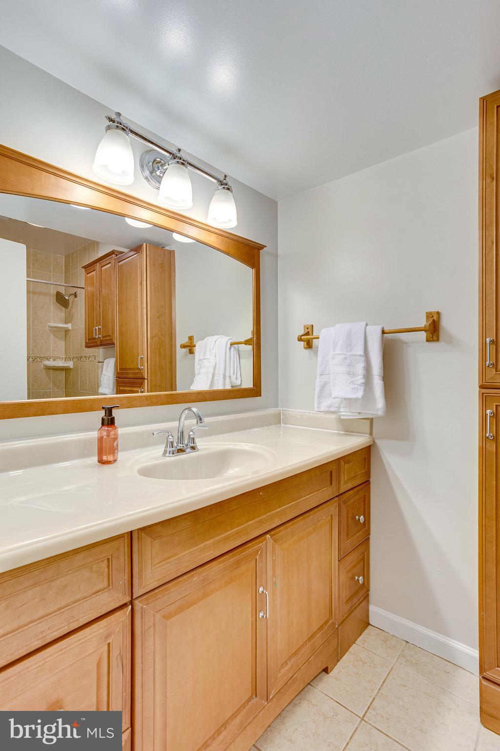 STONEYBROOKE - Residential