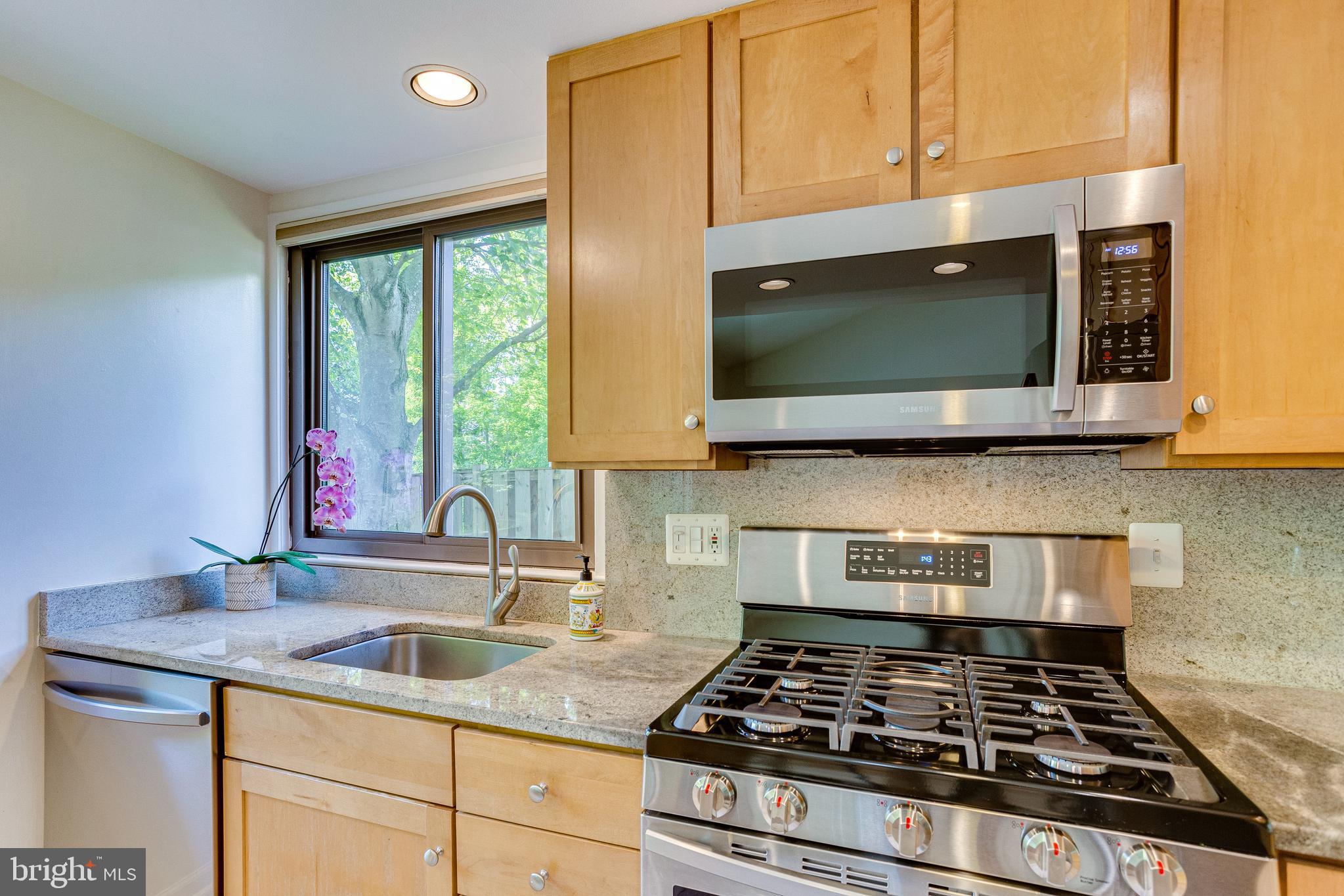 STONEYBROOKE - Residential