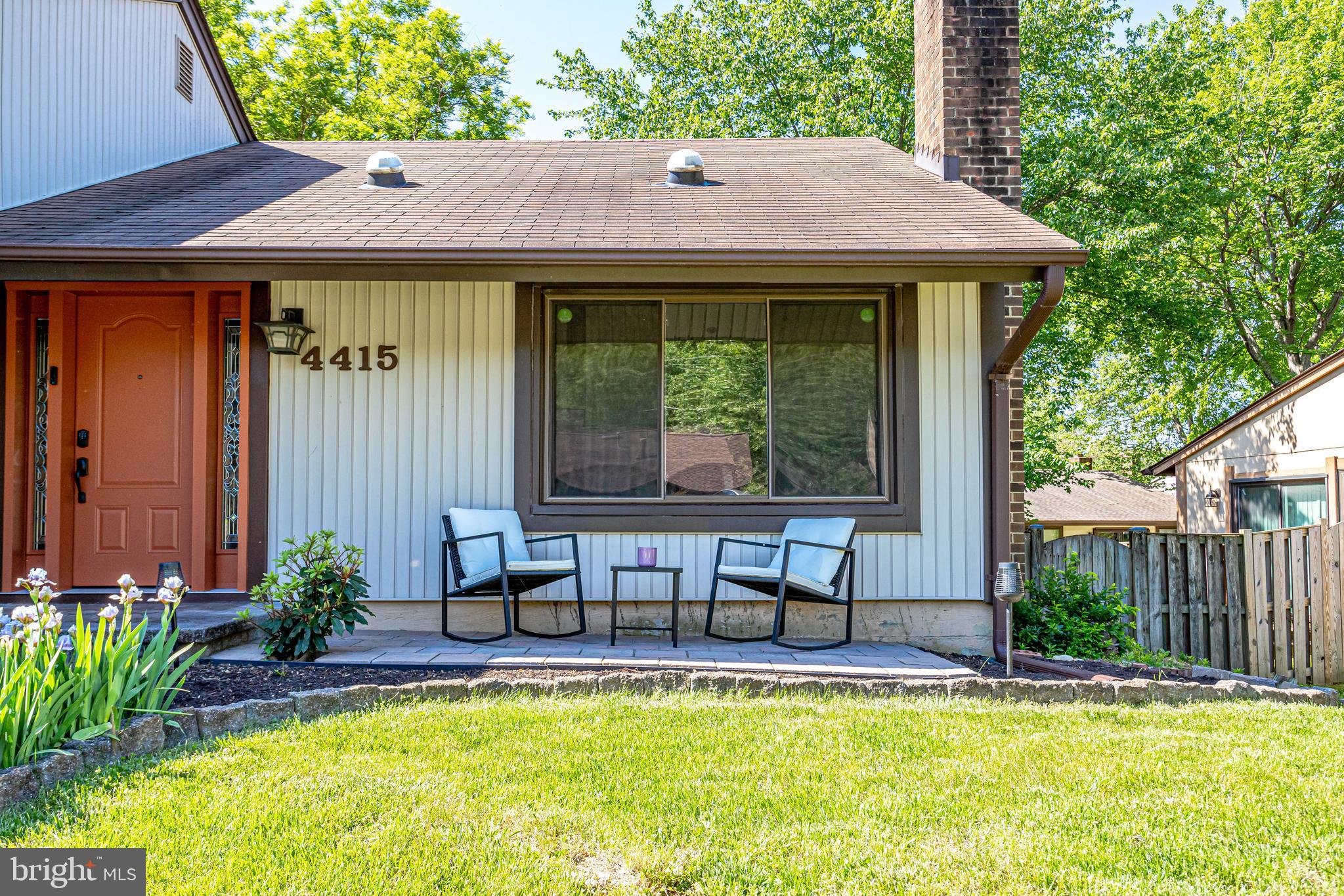 STONEYBROOKE - Residential