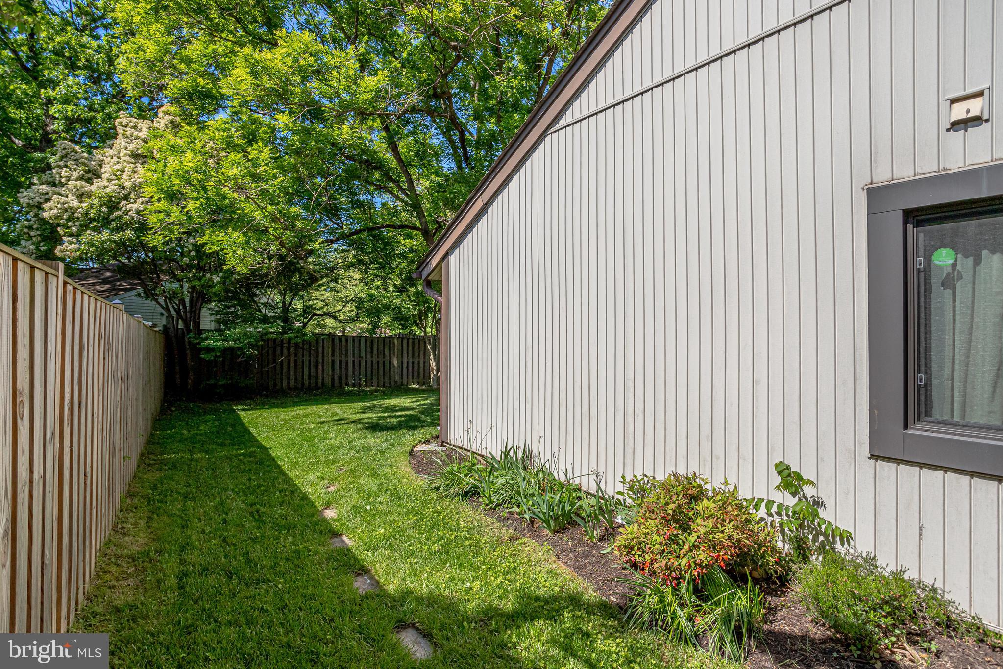 STONEYBROOKE - Residential