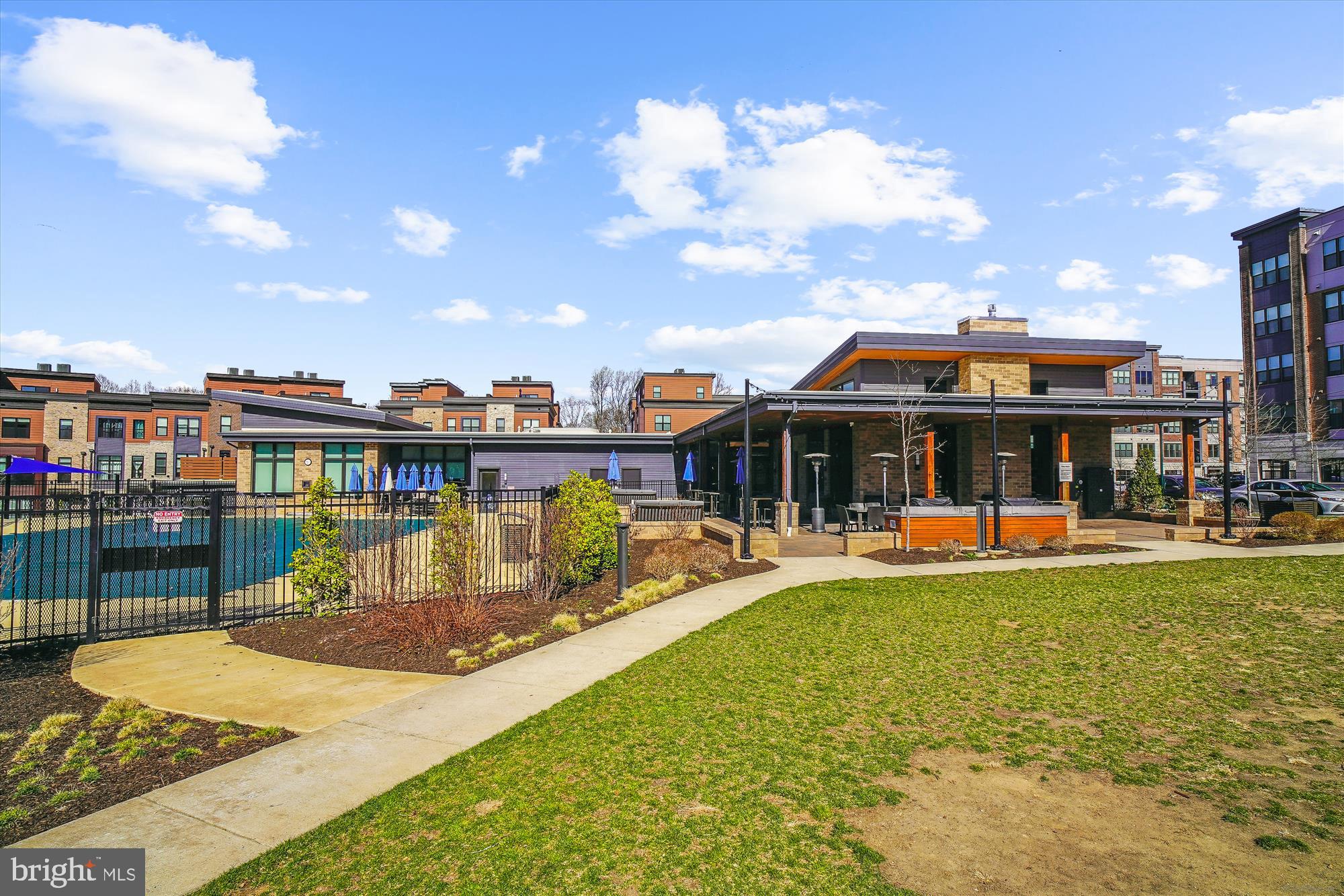 TOWER OAKS - Residential