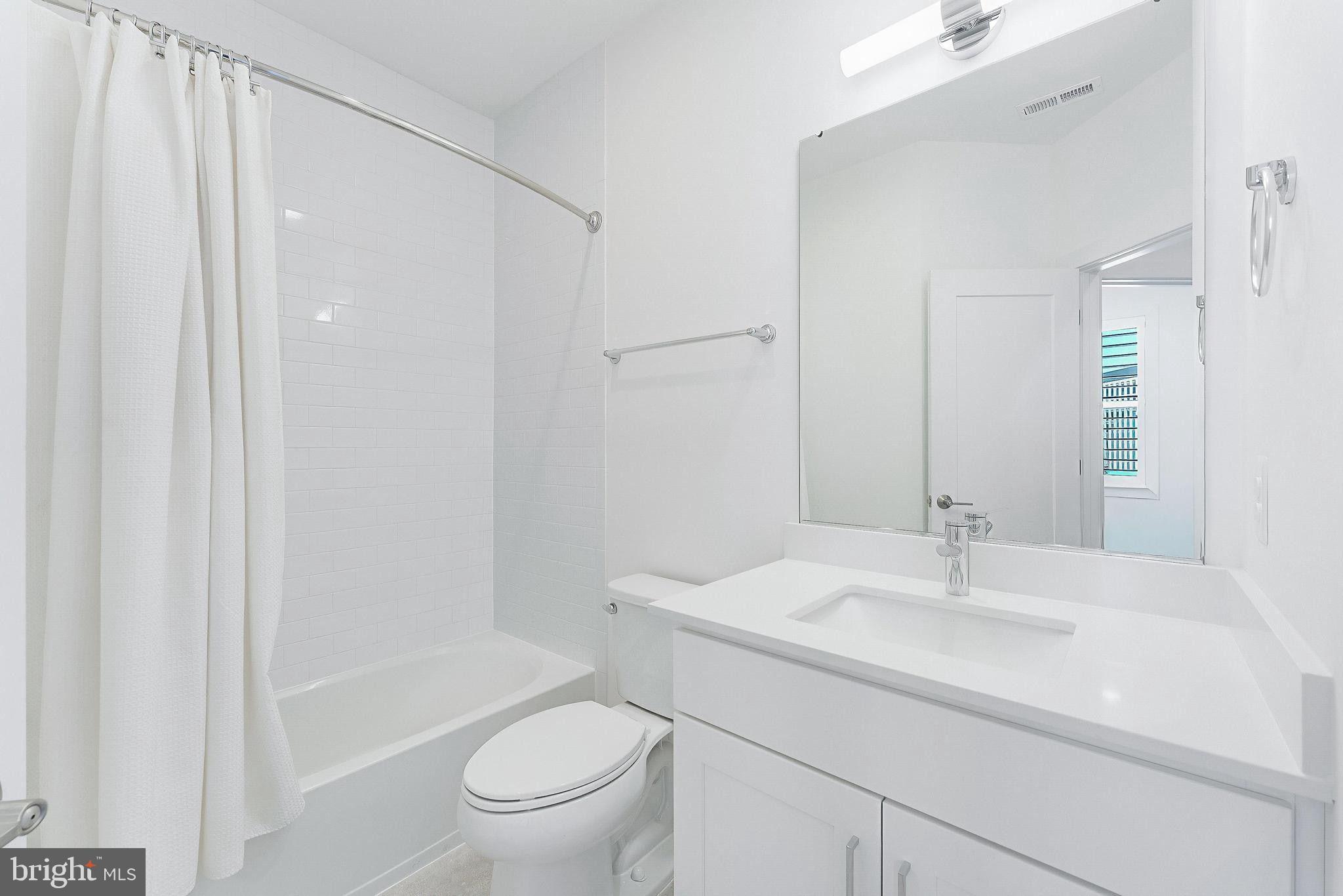 TOWER OAKS - Residential