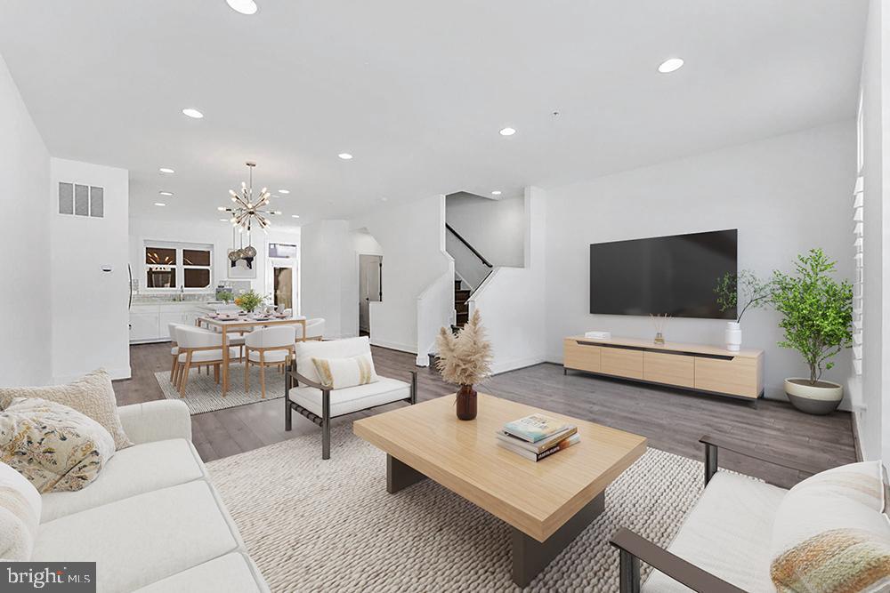 TOWER OAKS - Residential