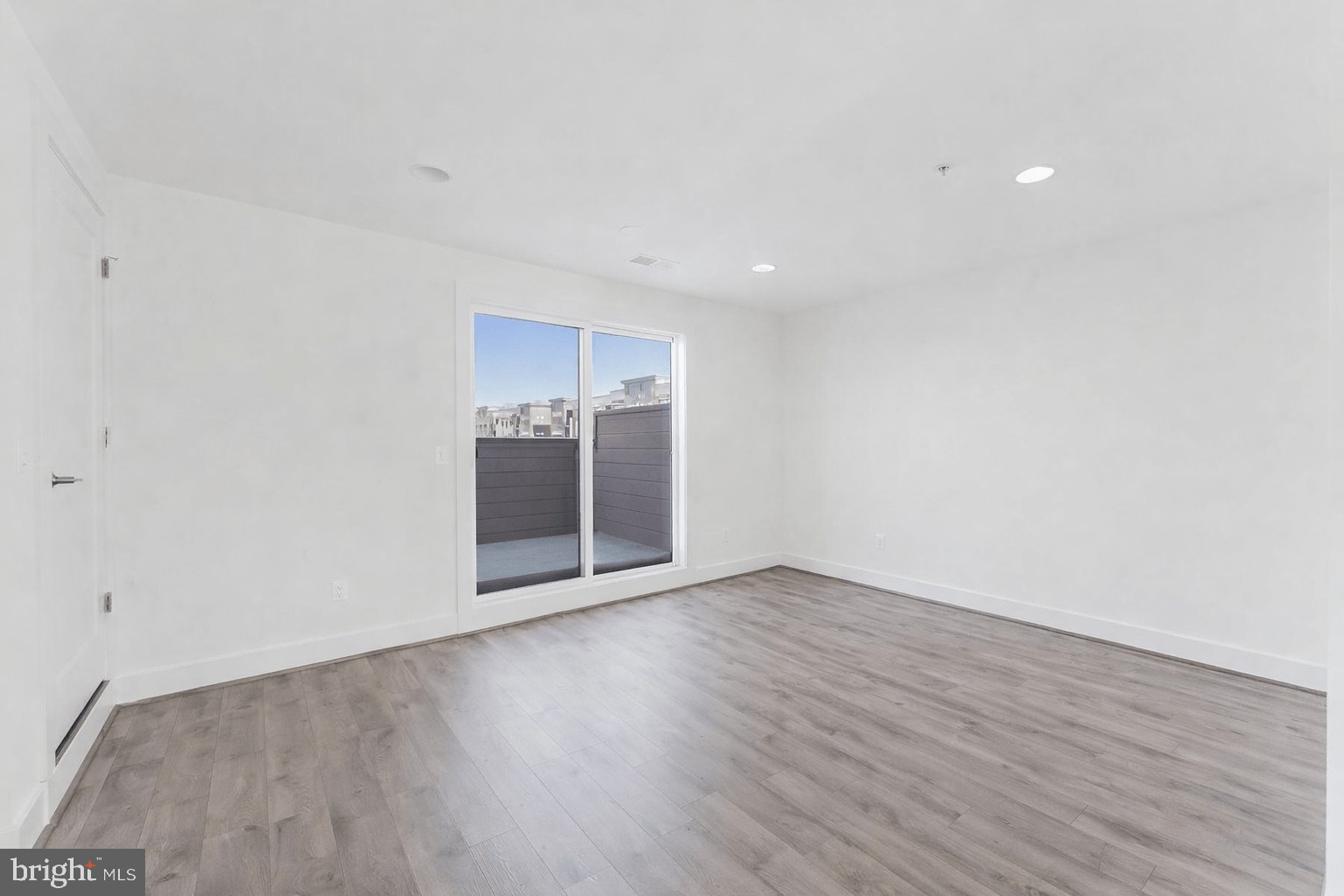 TOWER OAKS - Residential