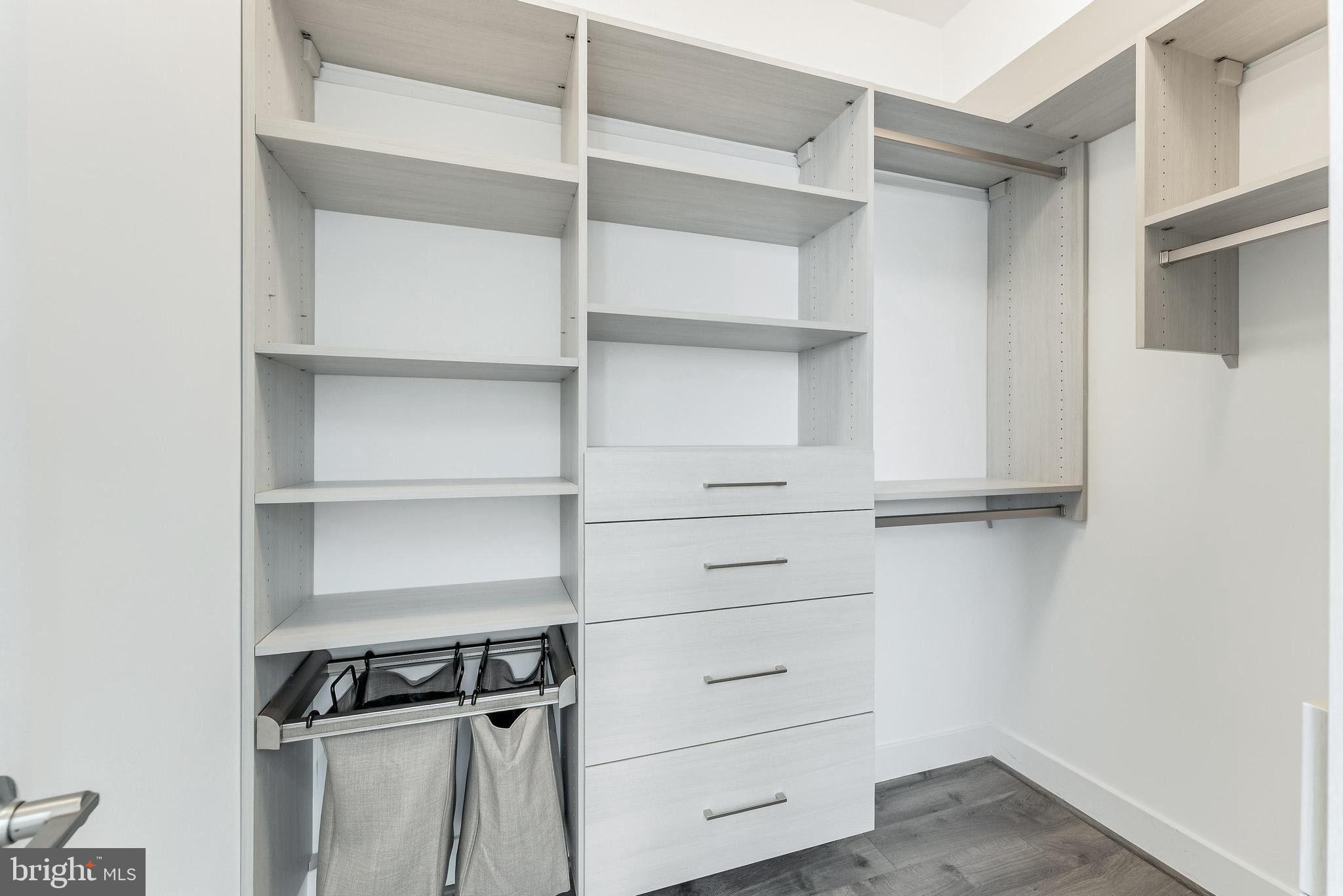 TOWER OAKS - Residential