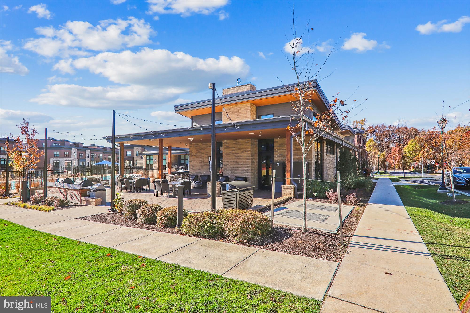 TOWER OAKS - Residential