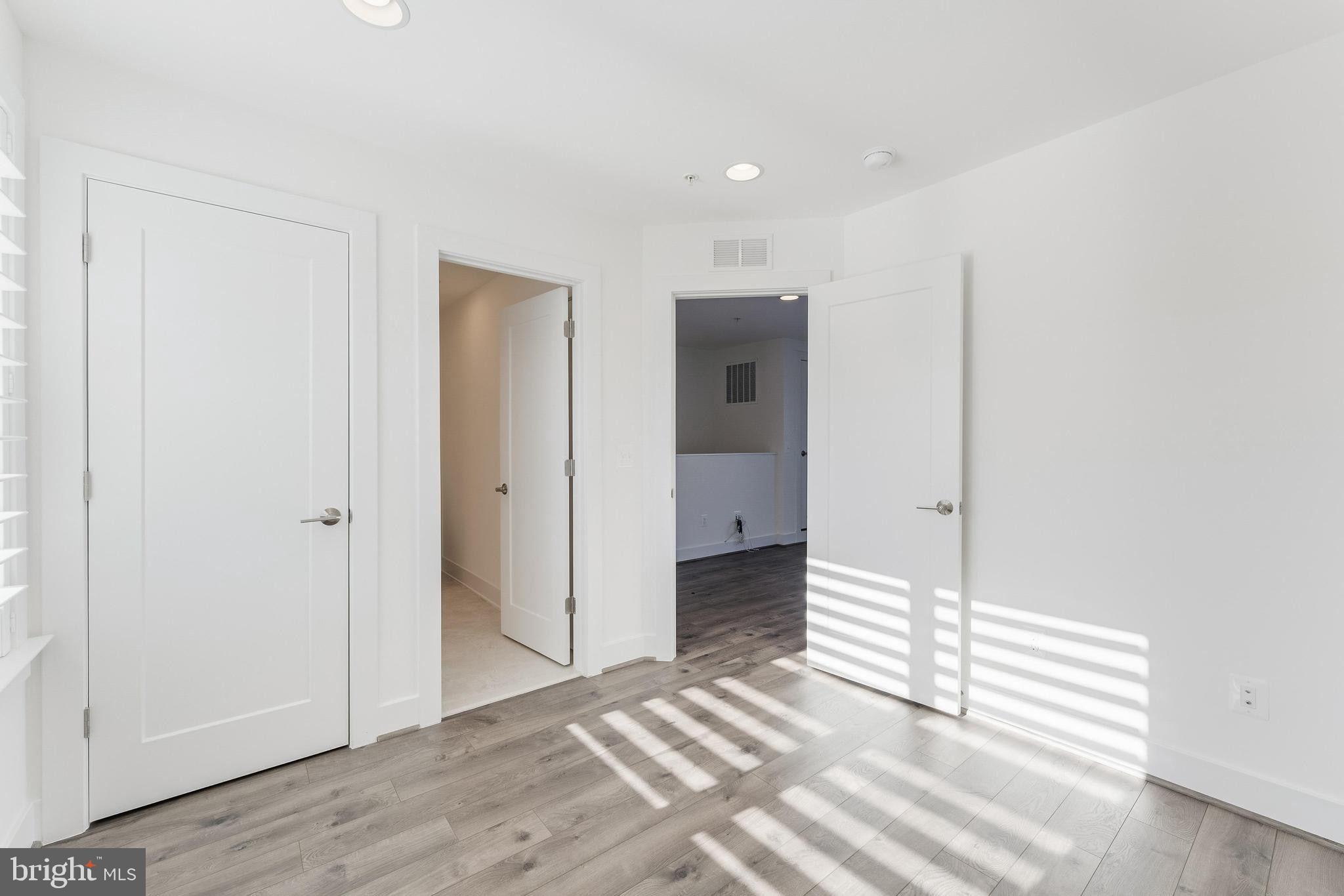 TOWER OAKS - Residential